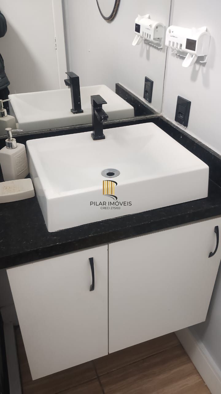 Apartamento 2 dormitórios no bairro Restinga