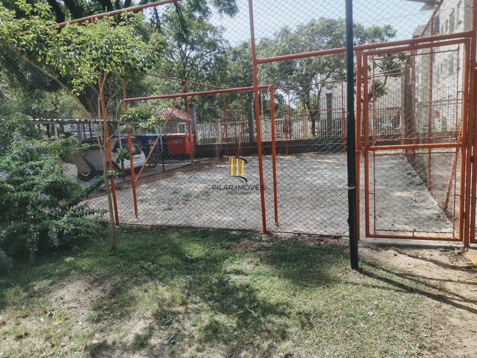 Apartamento 2 quartos, c/móveis planejado, refrigerador e máq. de lavar, sol da manhã,