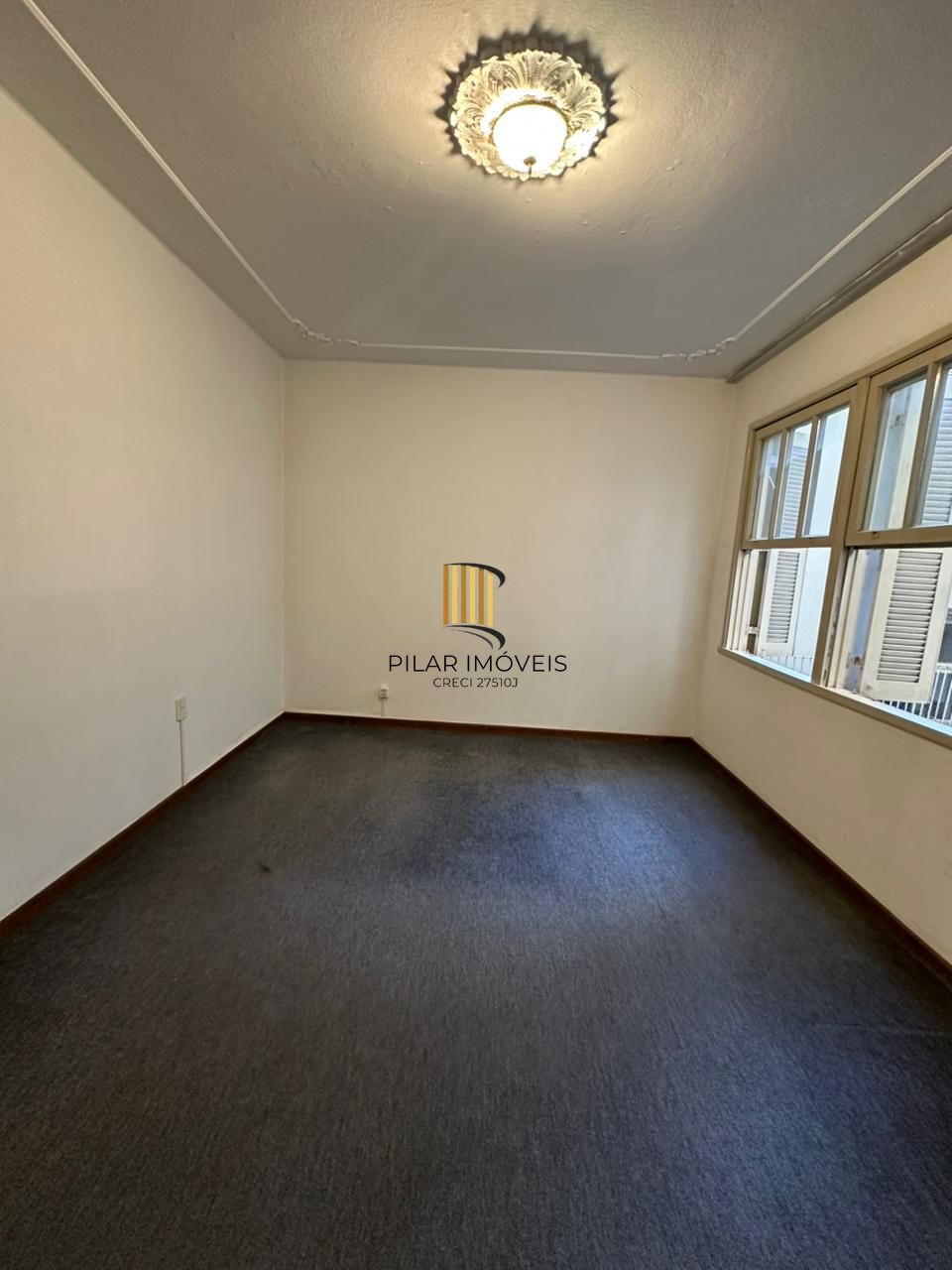 Apartamento 2 dormitórios a venda no Bairro Moinhos de Vento em Porto Alegre RS