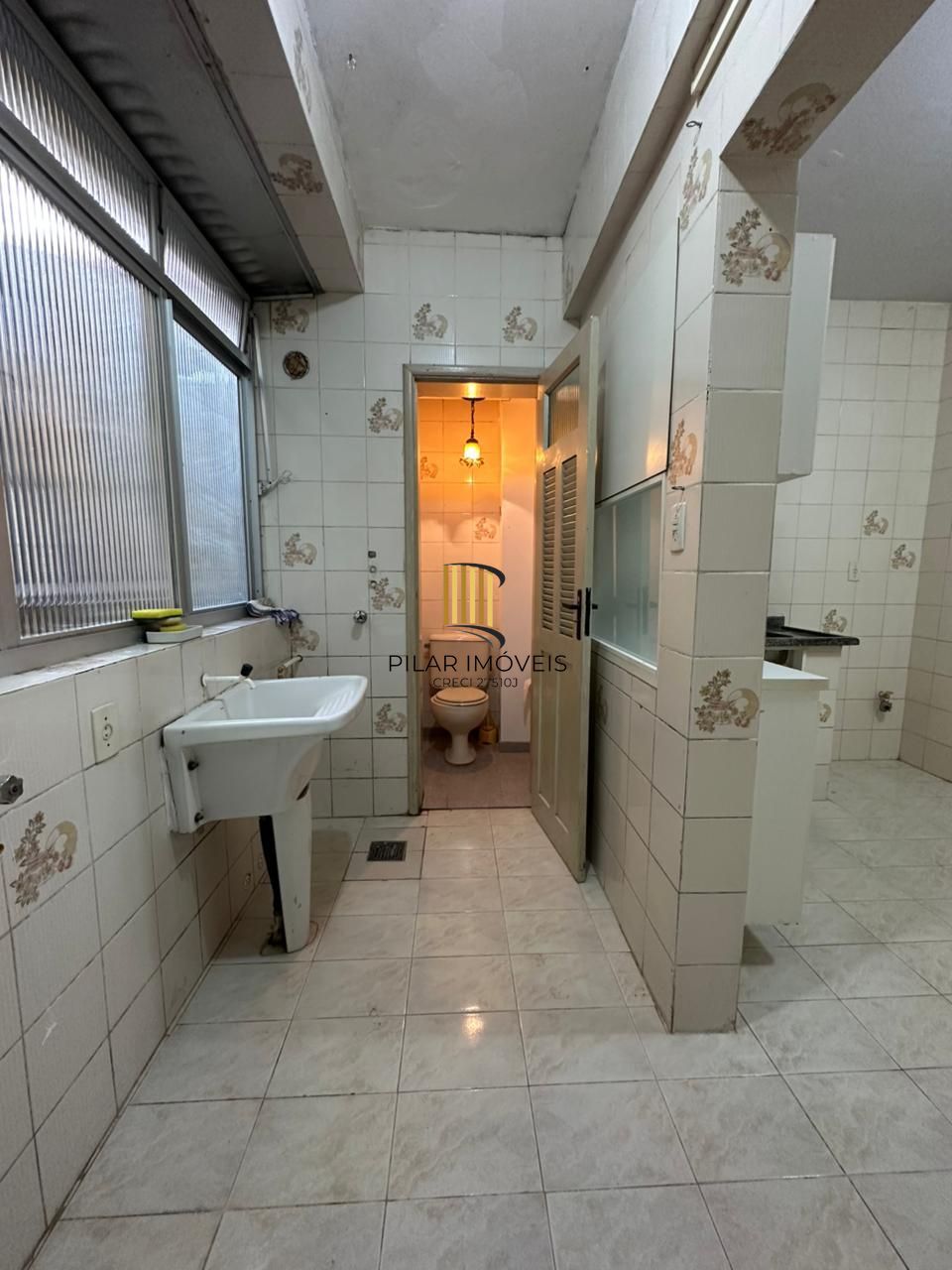 Apartamento 2 dormitórios a venda no Bairro Moinhos de Vento em Porto Alegre RS