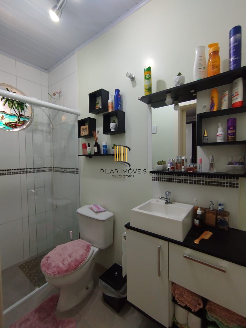 Ótima casa c/3 quartos, suite, 2 vagas e 120m², próximo á Igreja São Jorge