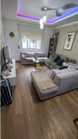 Ótima casa c/3 quartos, suite, 2 vagas e 120m², próximo á Igreja São Jorge