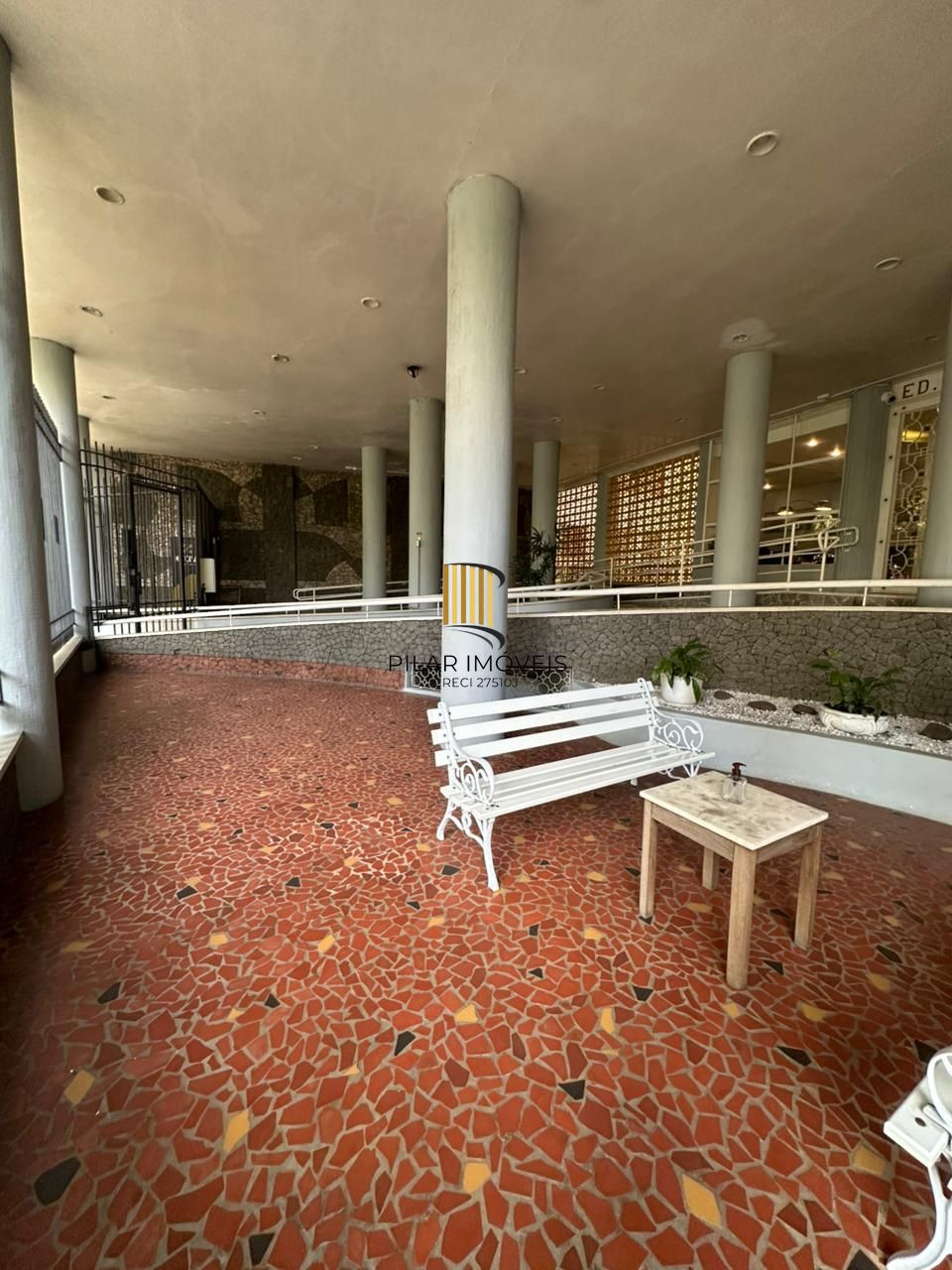 Apartamento 2 dormitórios a venda no Bairro Moinhos de Vento em Porto Alegre RS