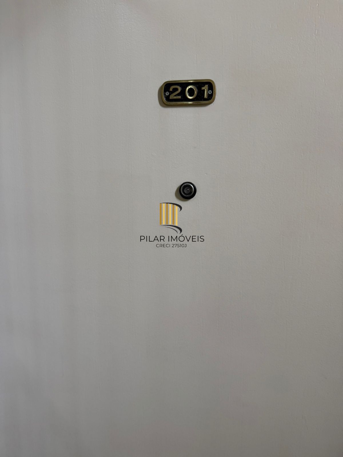 Oportunidade! Apartamento de 2 Dormitórios na Rua Lima e Sila - R$ 299.000