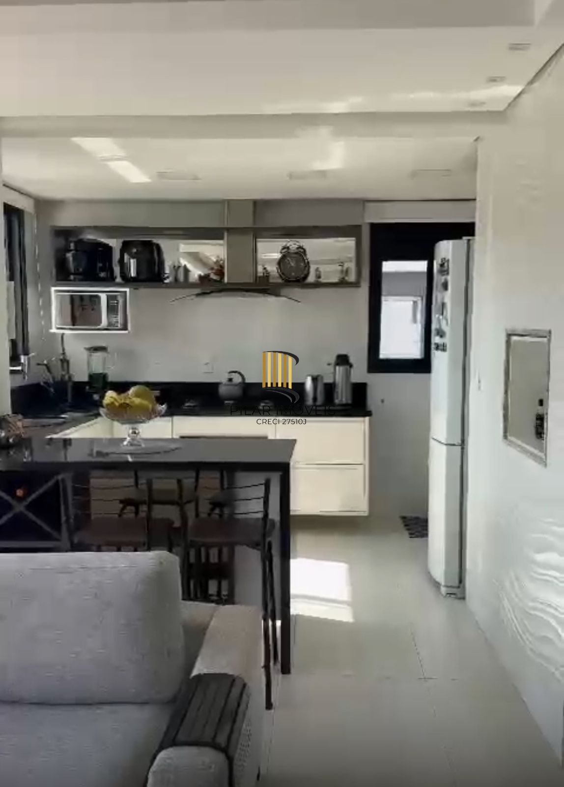 APARTAMENTO 2 DORMITÓRIOS C SUÍTE MOBILIADO BAIRRO MENINO DEUS PORTO ALEGRE