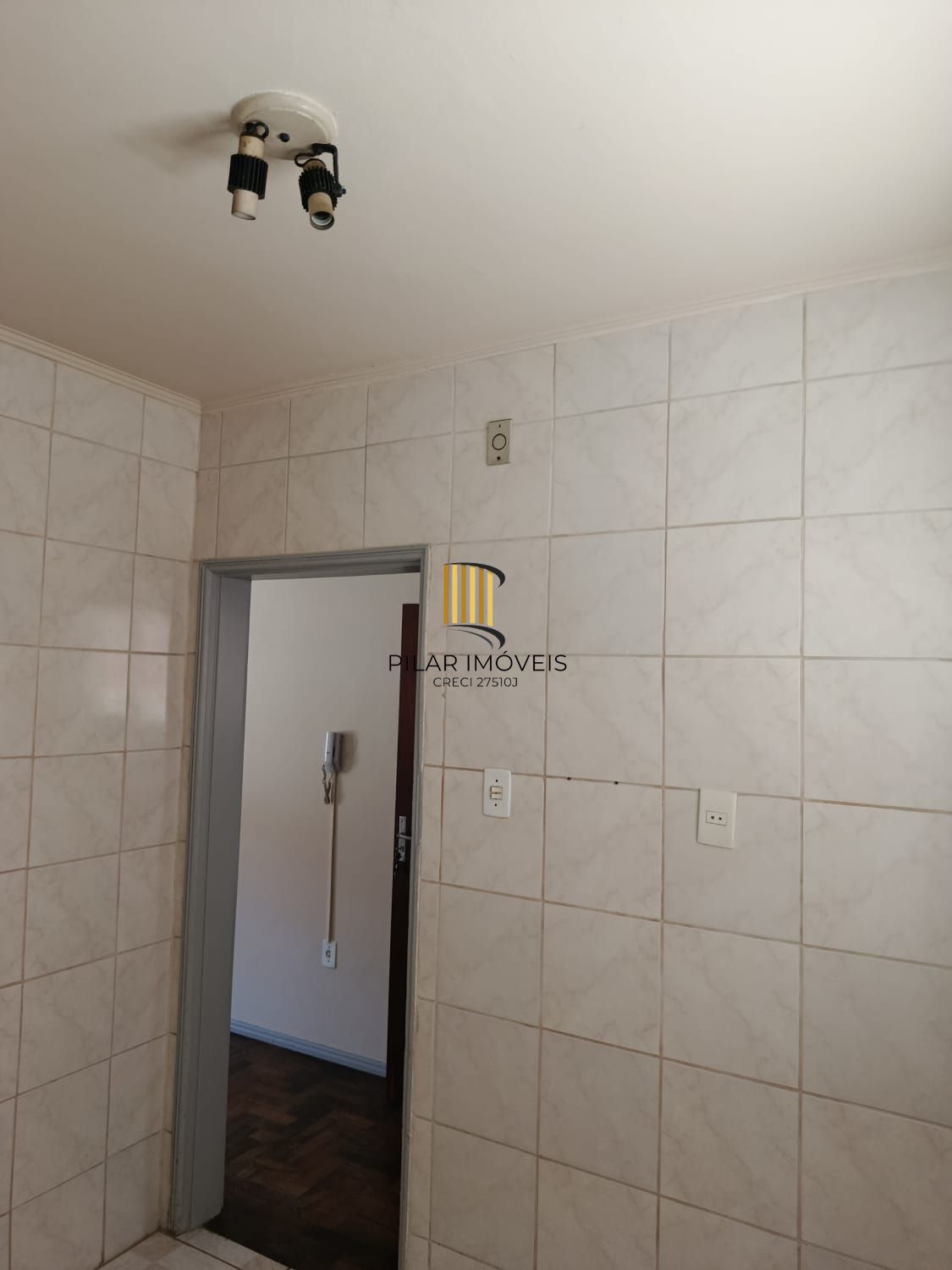 APARTAMENTO 2 DORMITORIOS AV CAPIVARI BAIRRO CRISTAL