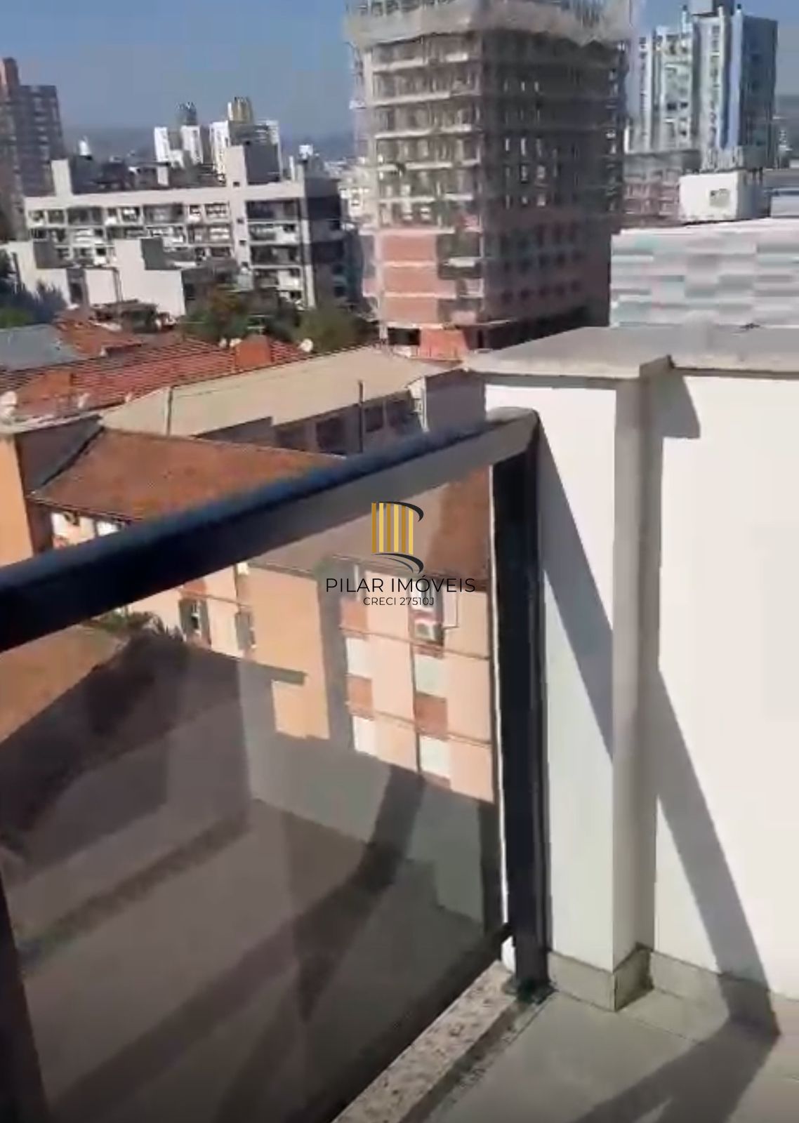 APARTAMENTO 2 DORMITÓRIOS C SUÍTE MOBILIADO BAIRRO MENINO DEUS PORTO ALEGRE