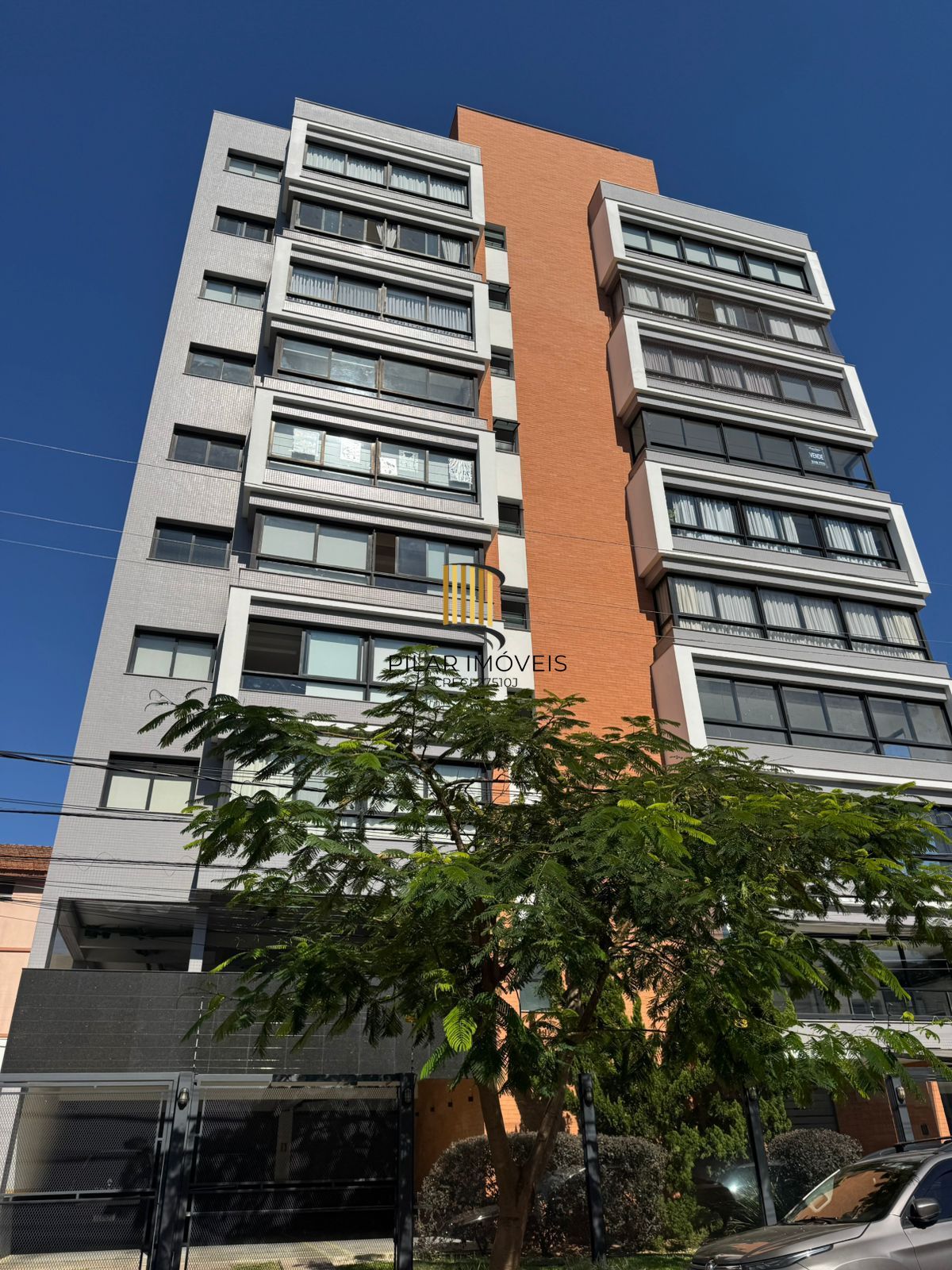 APARTAMENTO 2 DORMITÓRIOS C SUÍTE MOBILIADO BAIRRO MENINO DEUS PORTO ALEGRE - Pilar Imóveis