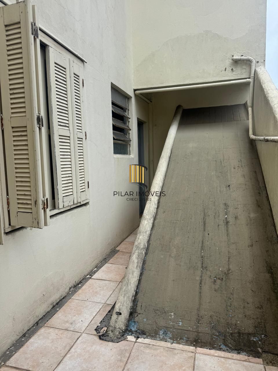 Apartamento de 2 Dormitórios na Av. Azenha - Ótima Oportunidade