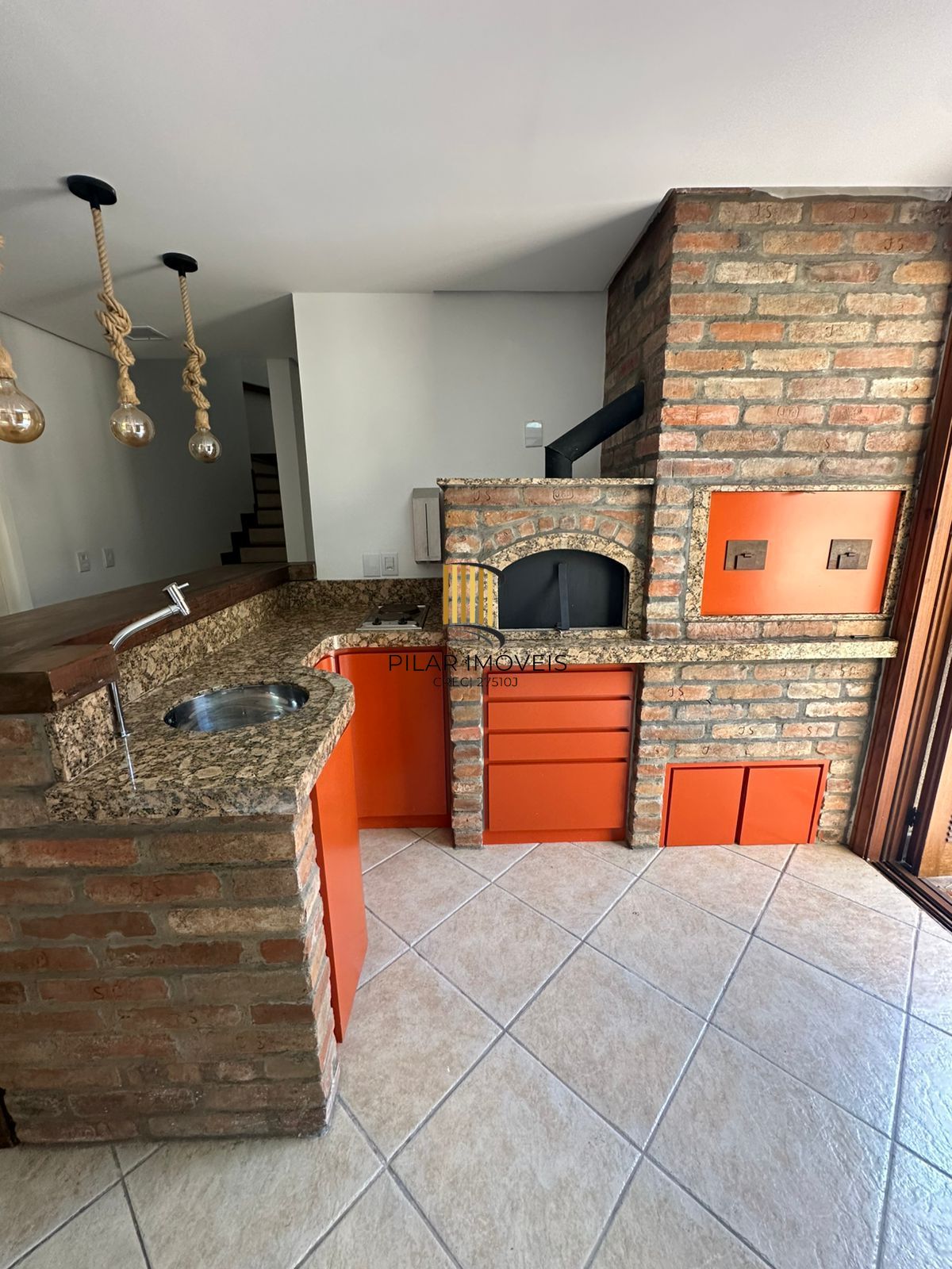 Casa em Condomínio com Espaço Gourmet, Piscina e 3 Dormitórios – Zona Sul