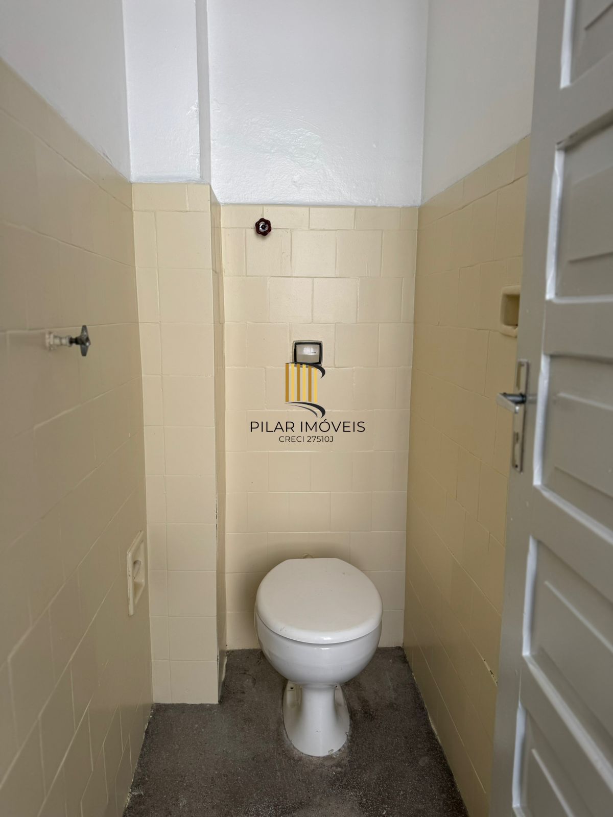 Oportunidade! Apartamento de 2 Dormitórios na Rua Lima e Sila - R$ 299.000