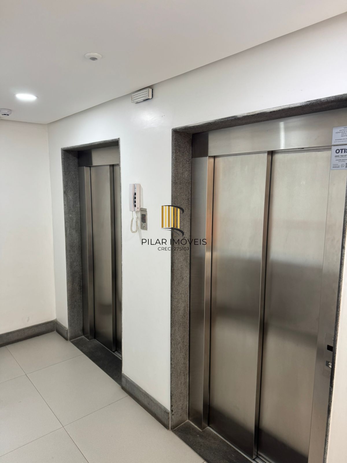 APARTAMENTO 2 DORMITÓRIOS C SUÍTE MOBILIADO BAIRRO MENINO DEUS PORTO ALEGRE