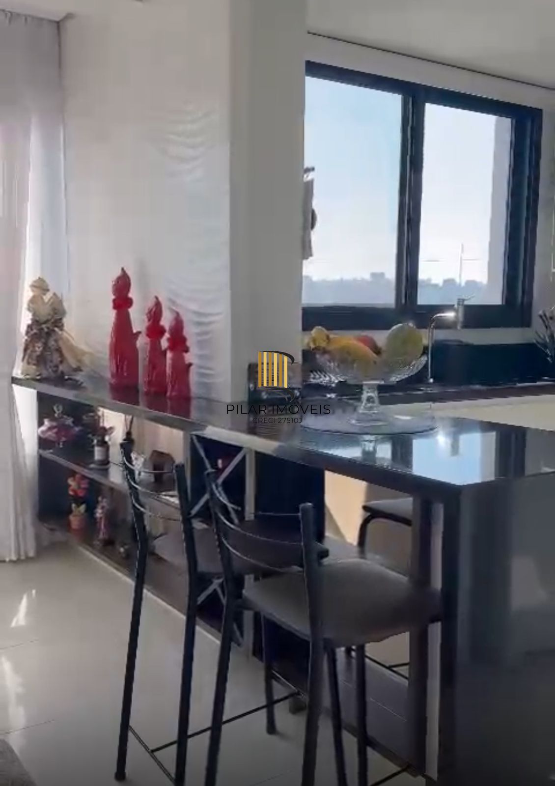 APARTAMENTO 2 DORMITÓRIOS C SUÍTE MOBILIADO BAIRRO MENINO DEUS PORTO ALEGRE