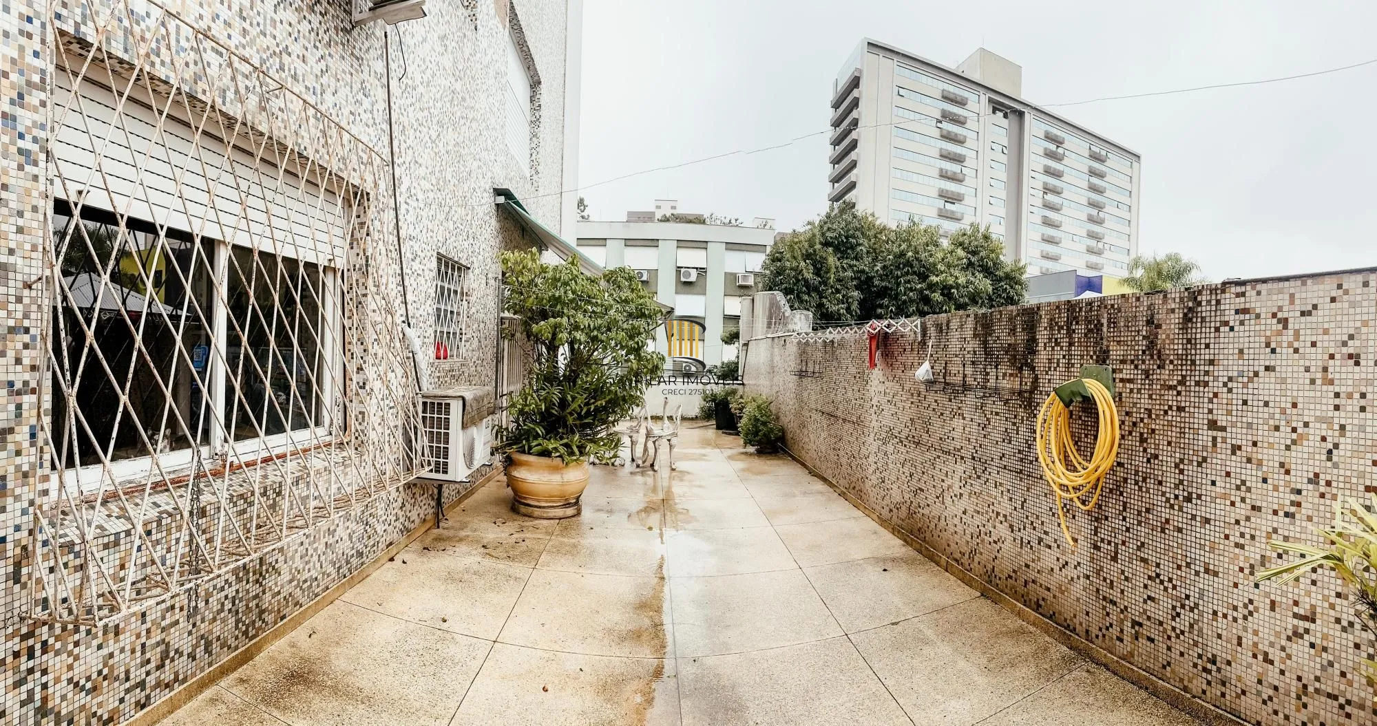 APTO 2 DORMITÓRIOS COM TERRAÇO RUA BOTAFOGO BAIRRO MENINO DEUS