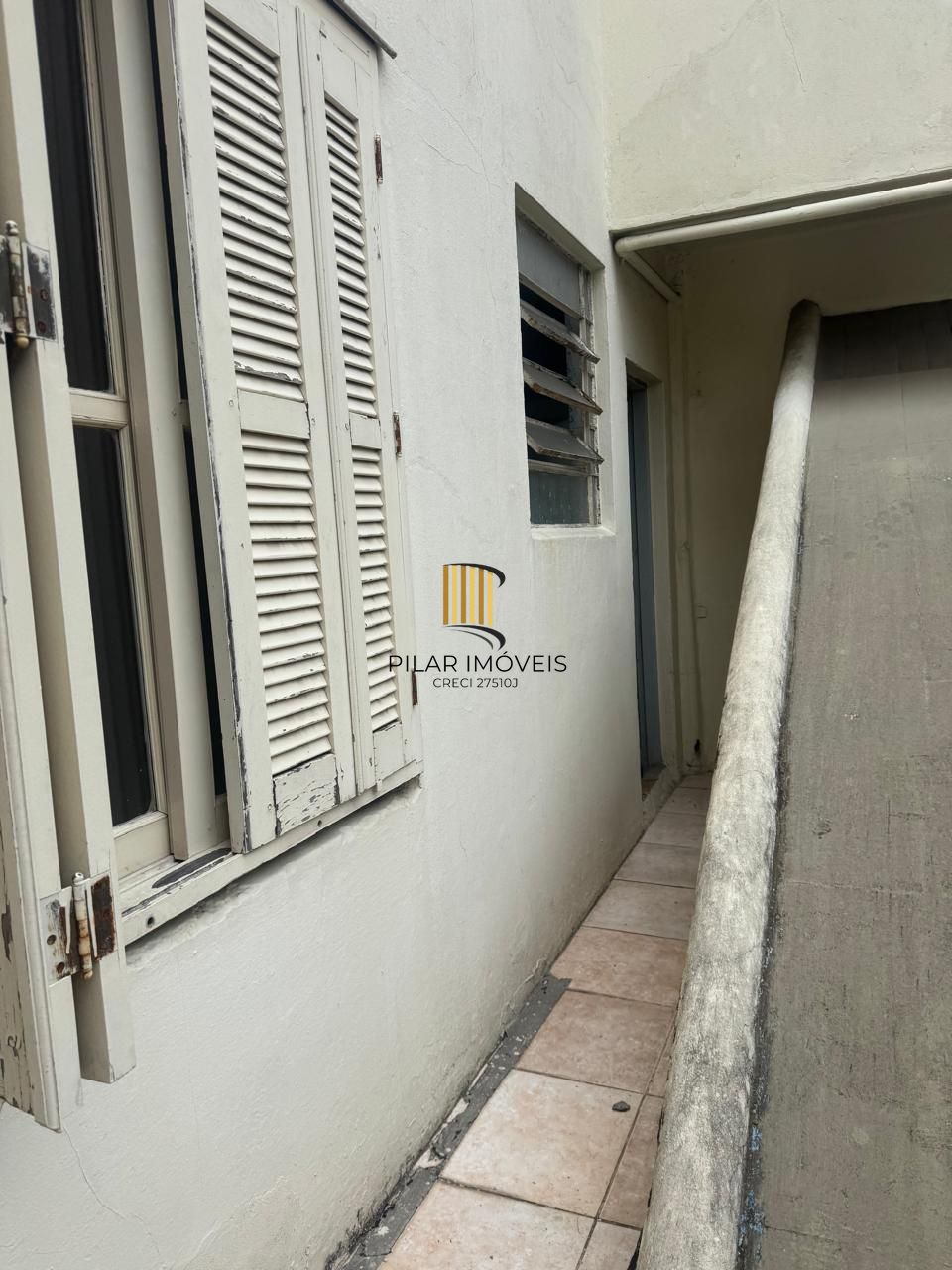 Apartamento de 2 Dormitórios na Av. Azenha - Ótima Oportunidade