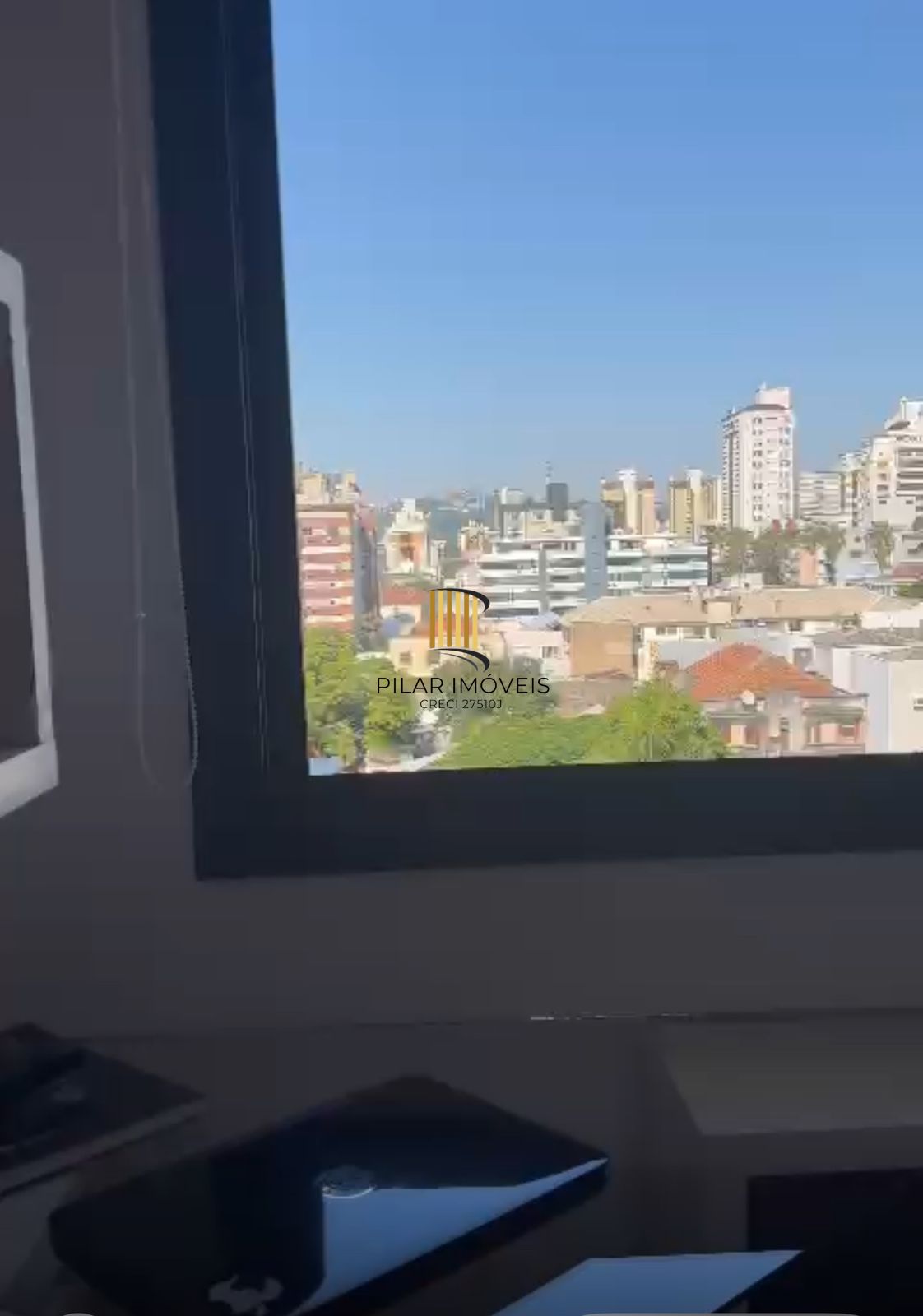 APARTAMENTO 2 DORMITÓRIOS C SUÍTE MOBILIADO BAIRRO MENINO DEUS PORTO ALEGRE