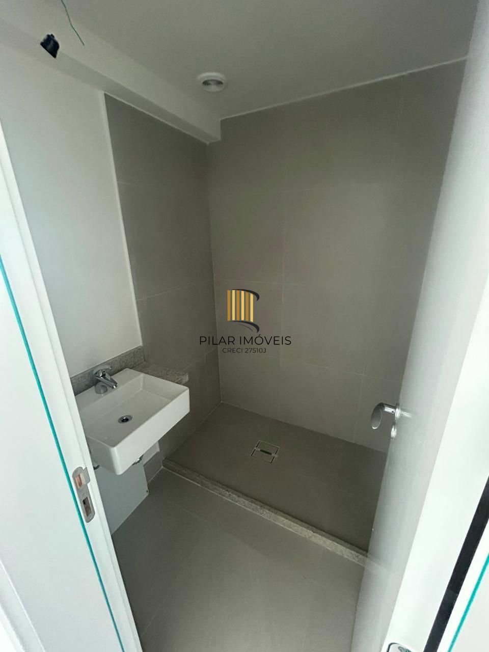 Apartamento 2 Dormitórios com Garagem no Bairro Bom Jesus