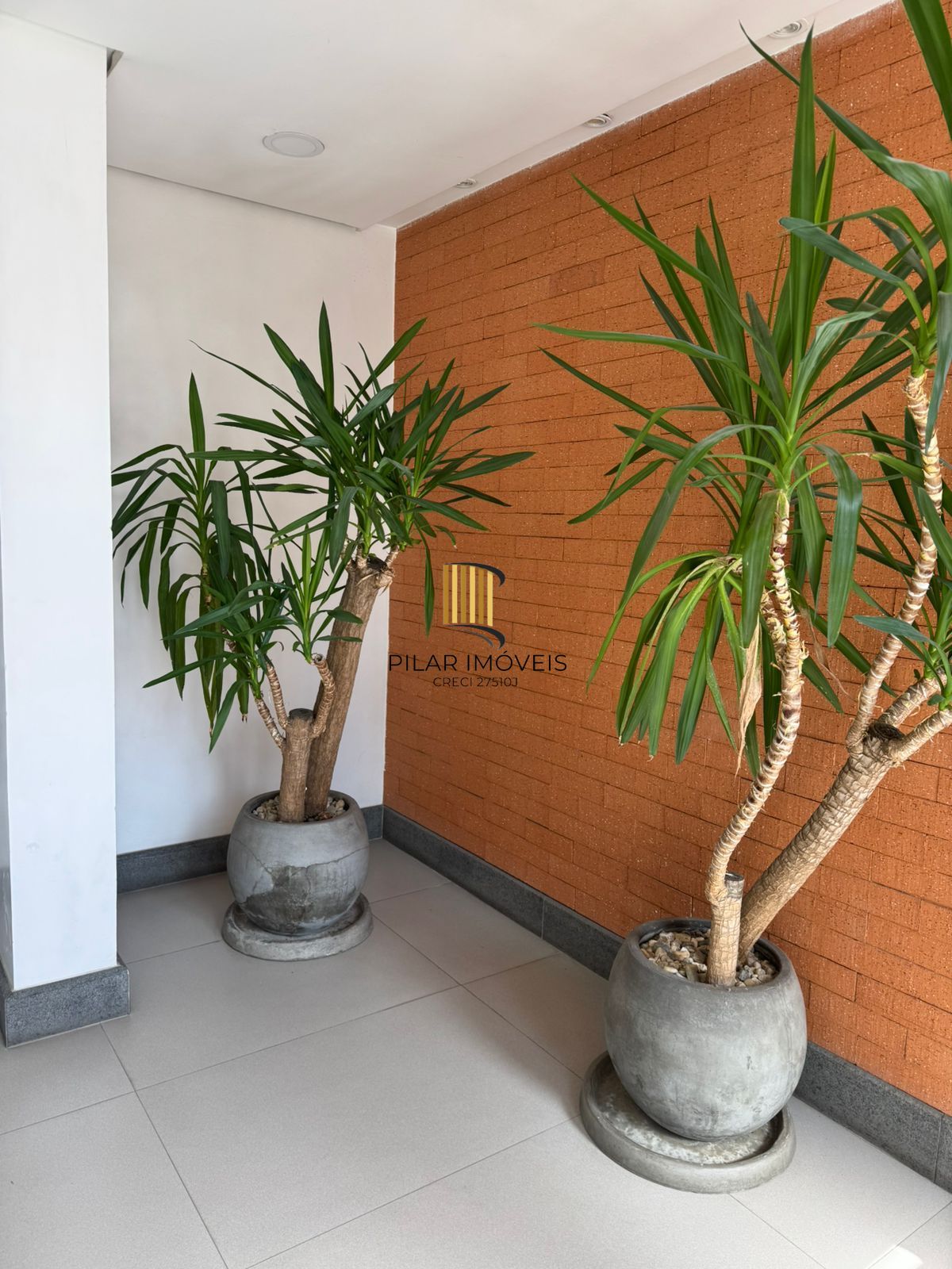 APARTAMENTO 2 DORMITÓRIOS C SUÍTE MOBILIADO BAIRRO MENINO DEUS PORTO ALEGRE