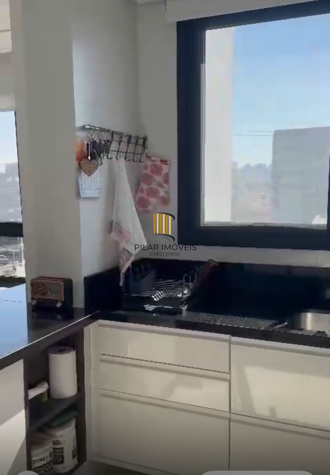 APARTAMENTO 2 DORMITÓRIOS C SUÍTE MOBILIADO BAIRRO MENINO DEUS PORTO ALEGRE