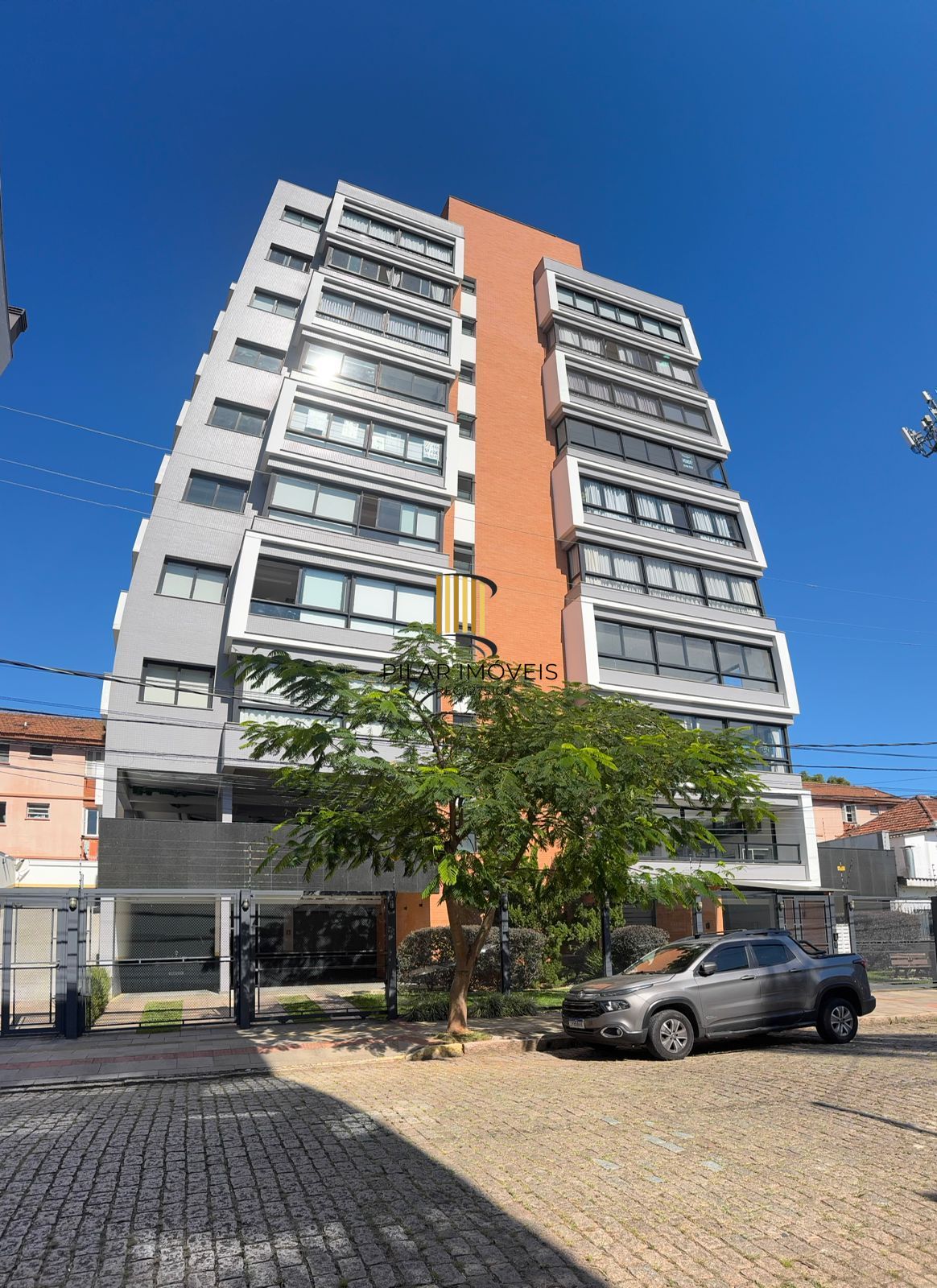 APARTAMENTO 2 DORMITÓRIOS C SUÍTE MOBILIADO BAIRRO MENINO DEUS PORTO ALEGRE