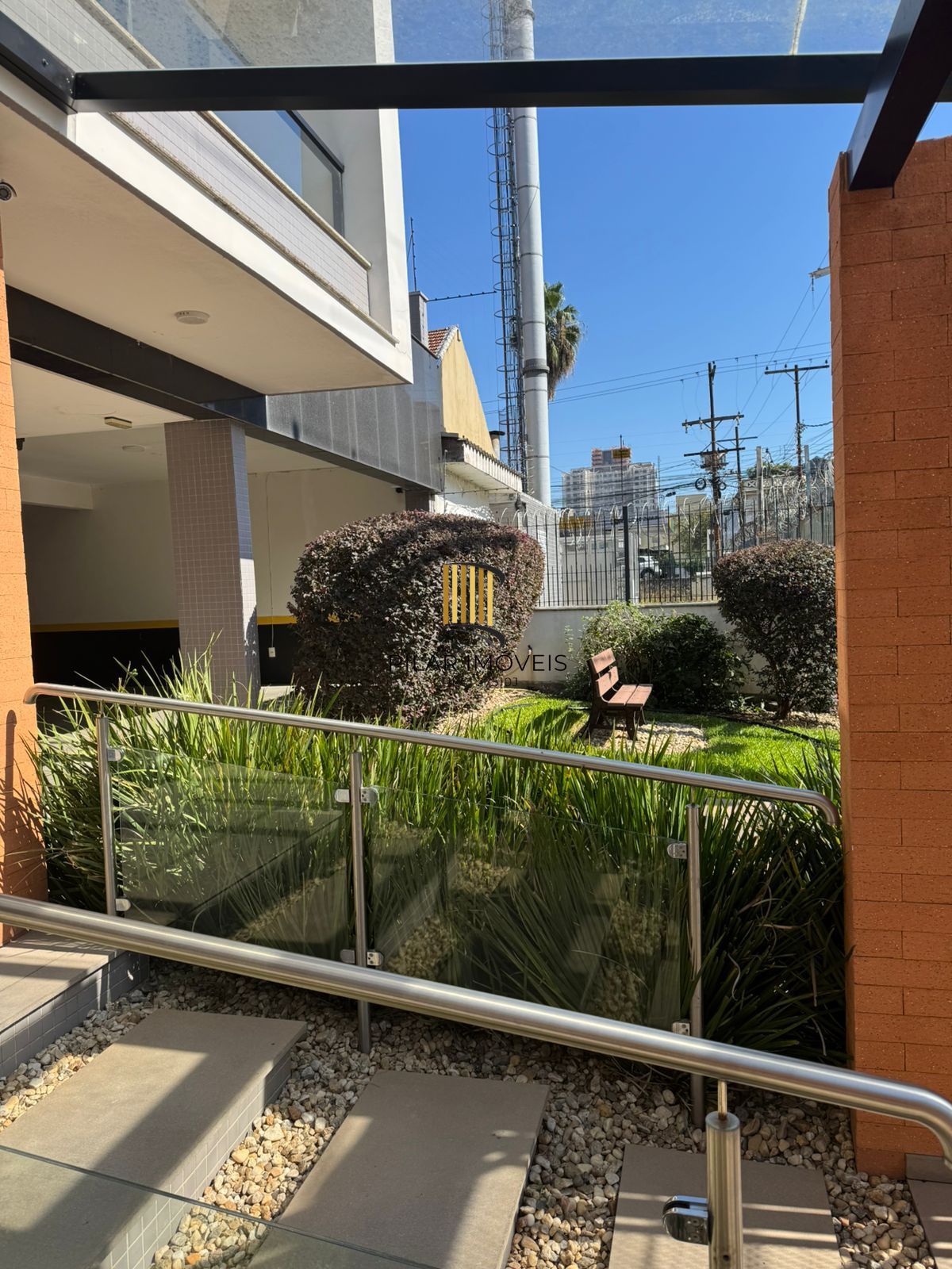 APARTAMENTO 2 DORMITÓRIOS C SUÍTE MOBILIADO BAIRRO MENINO DEUS PORTO ALEGRE