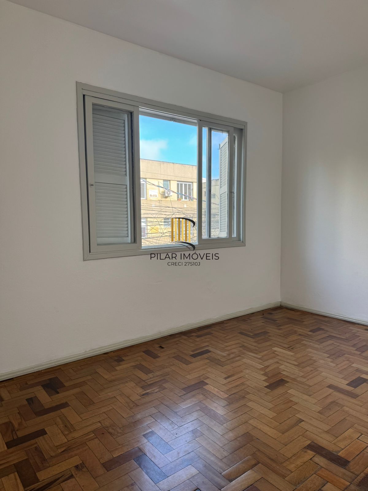 Oportunidade! Apartamento de 2 Dormitórios na Rua Lima e Sila - R$ 299.000