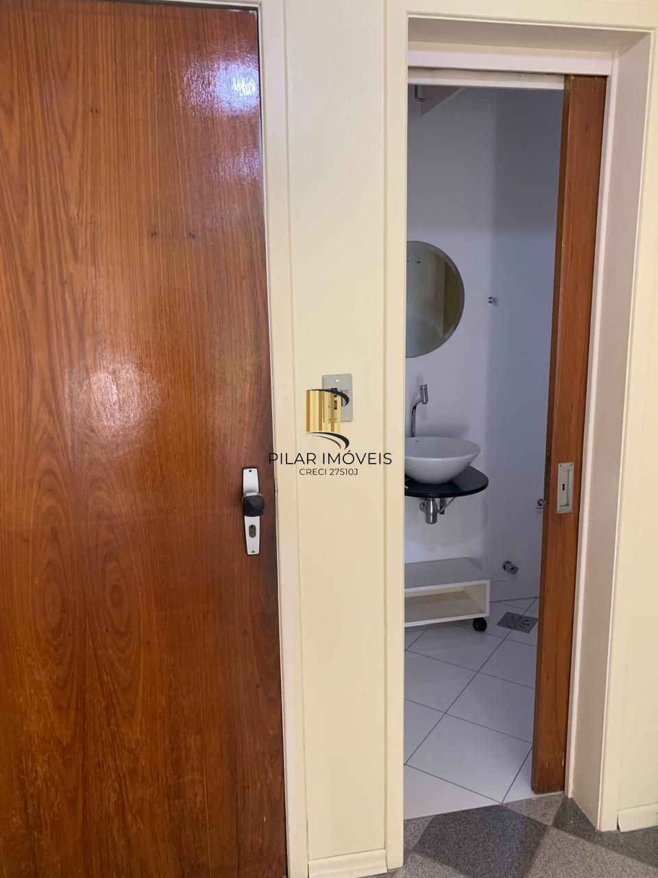 Sala Comercial na Av. Plínio Brasil Milano por R$ 110 Mil!