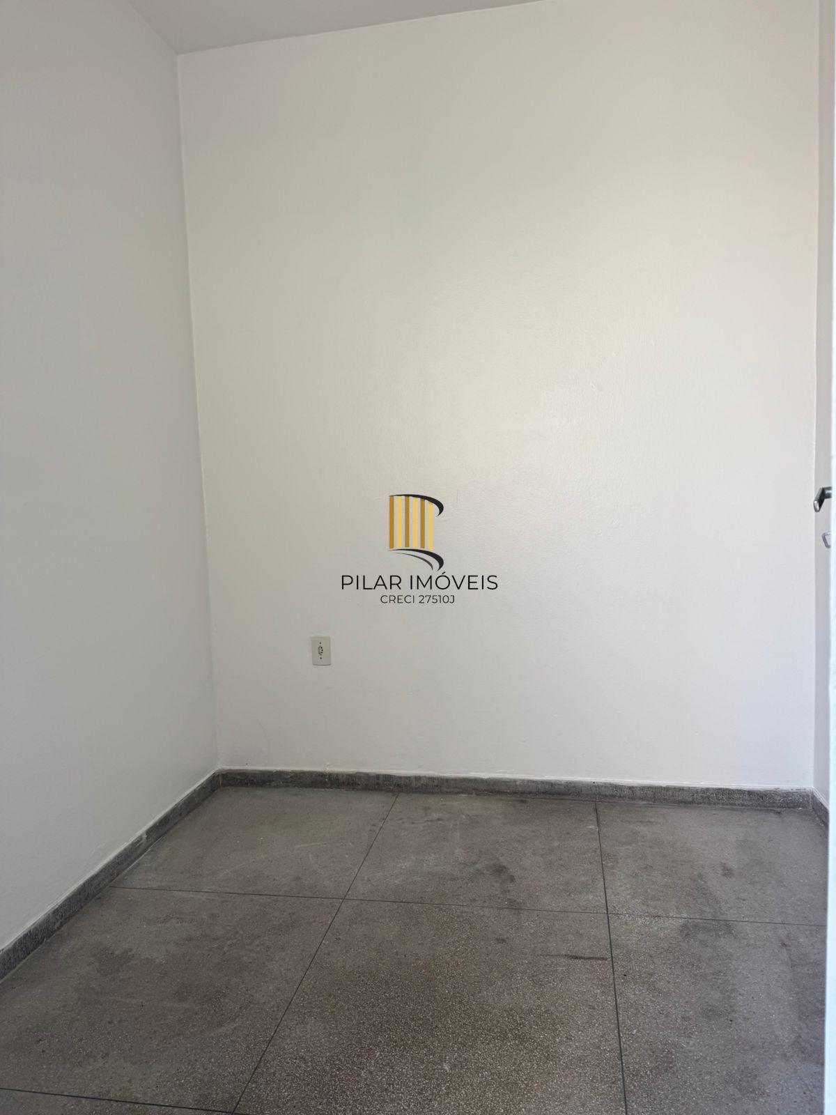 Oportunidade! Apartamento de 2 Dormitórios na Rua Lima e Sila - R$ 299.000