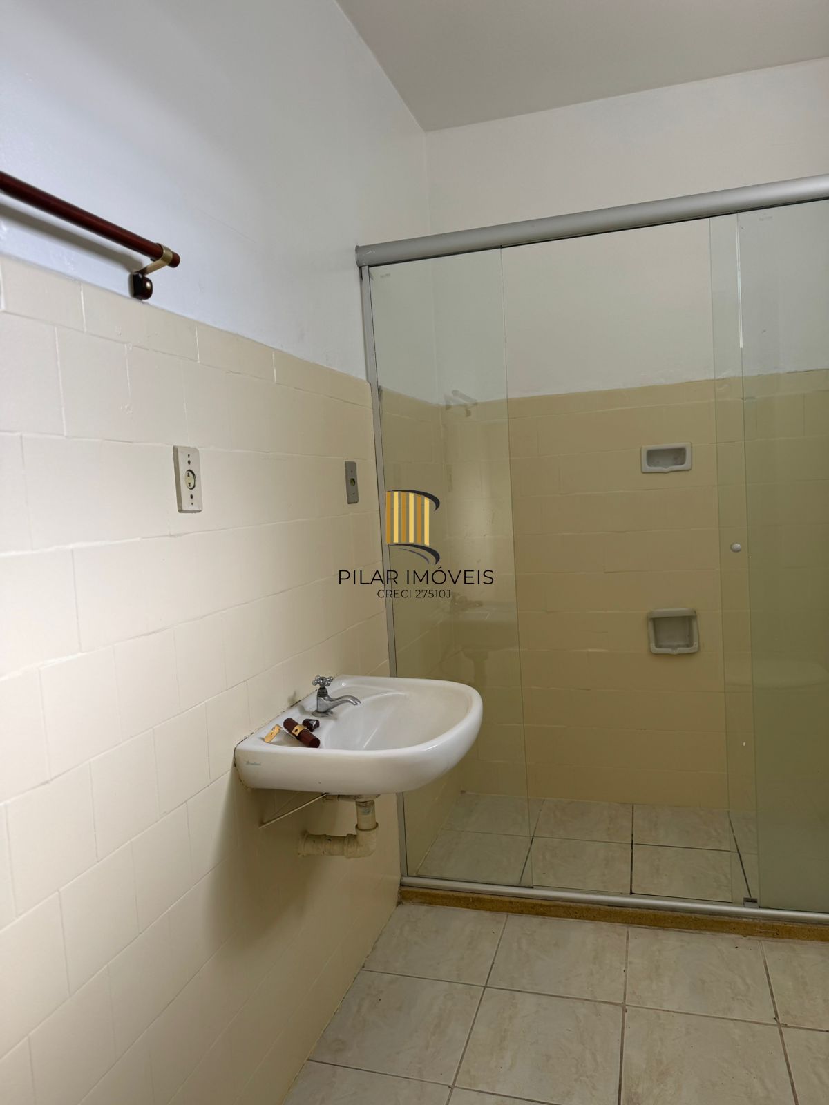Oportunidade! Apartamento de 2 Dormitórios na Rua Lima e Sila - R$ 299.000