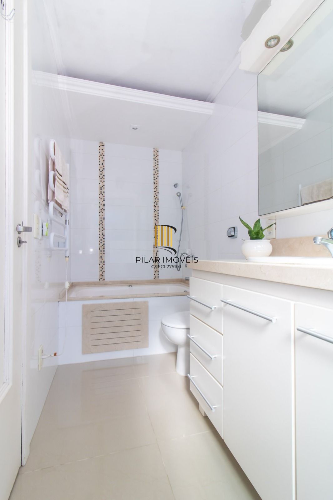 APARTAMENTO 4 DORMITÓRIOS C  1 SUITE  BAIRRO RIO BRANCO PORTO ALEGRE
