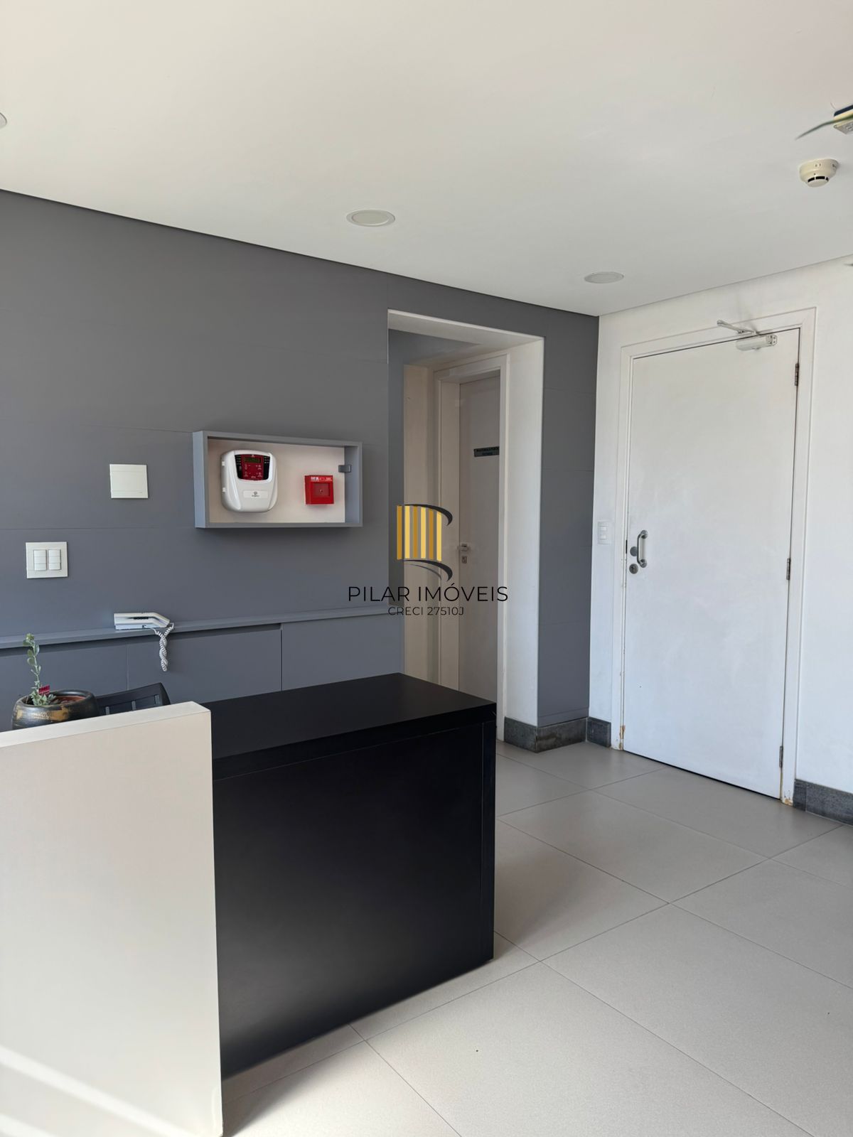 APARTAMENTO 2 DORMITÓRIOS C SUÍTE MOBILIADO BAIRRO MENINO DEUS PORTO ALEGRE