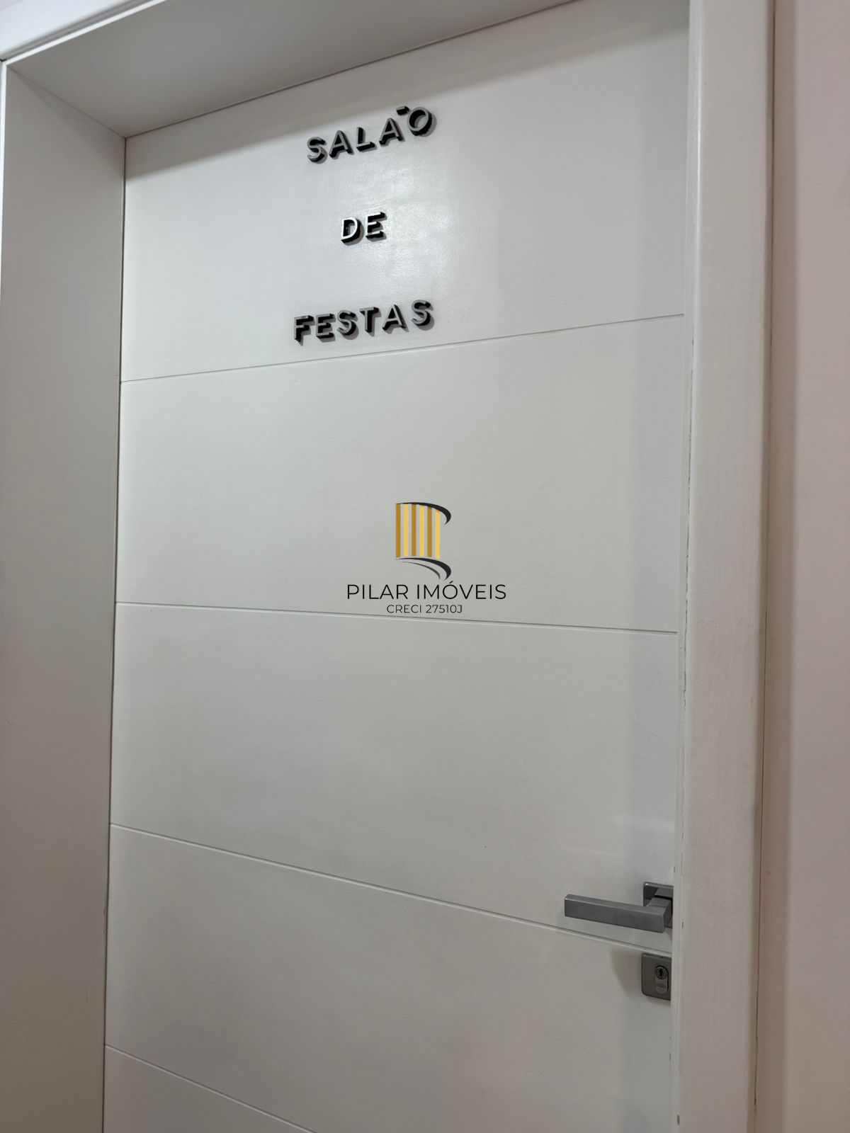 APARTAMENTO 2 DORMITÓRIOS C SUÍTE MOBILIADO BAIRRO MENINO DEUS PORTO ALEGRE