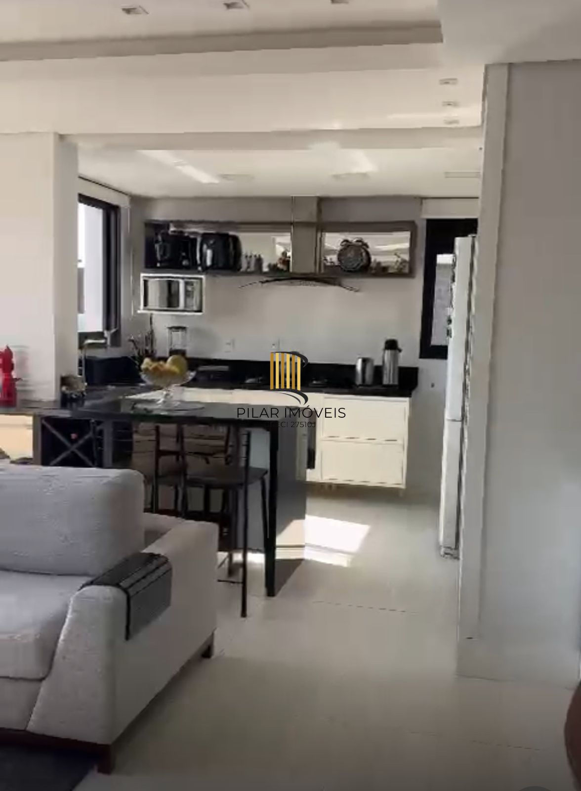 APARTAMENTO 2 DORMITÓRIOS C SUÍTE MOBILIADO BAIRRO MENINO DEUS PORTO ALEGRE