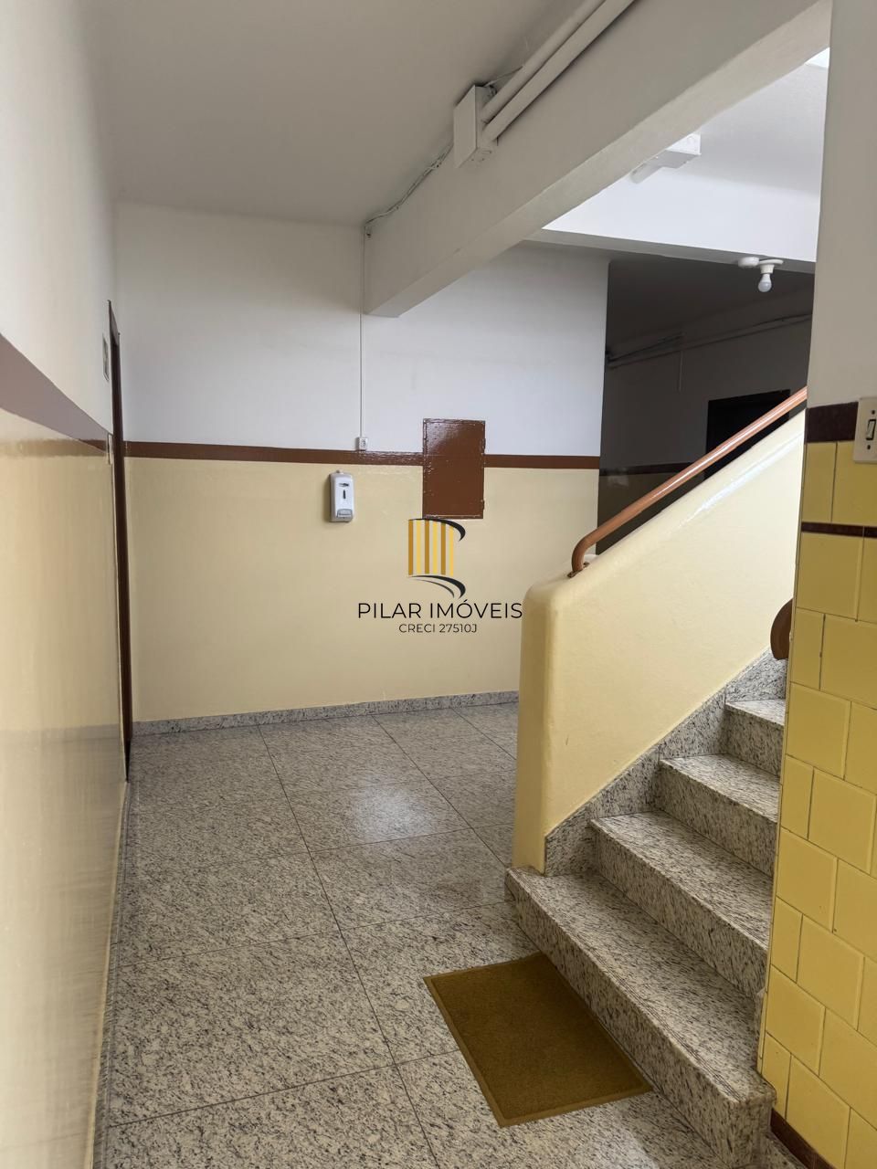 Apartamento de 2 Dormitórios na Av. Azenha - Ótima Oportunidade