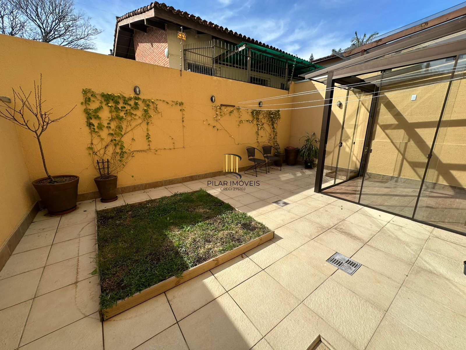 Casa em Condomínio com Espaço Gourmet, Piscina e 3 Dormitórios – Zona Sul