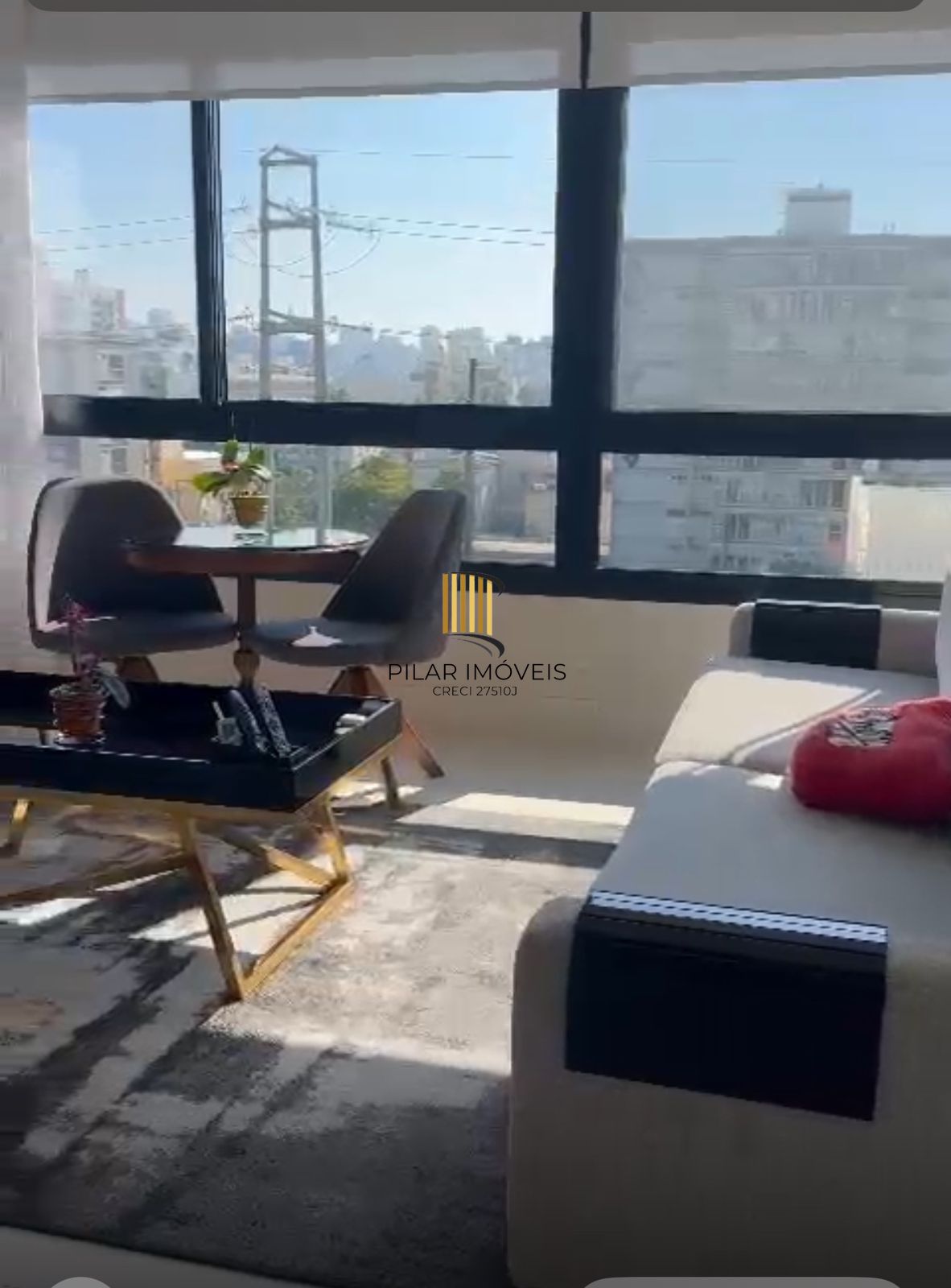 APARTAMENTO 2 DORMITÓRIOS C SUÍTE MOBILIADO BAIRRO MENINO DEUS PORTO ALEGRE