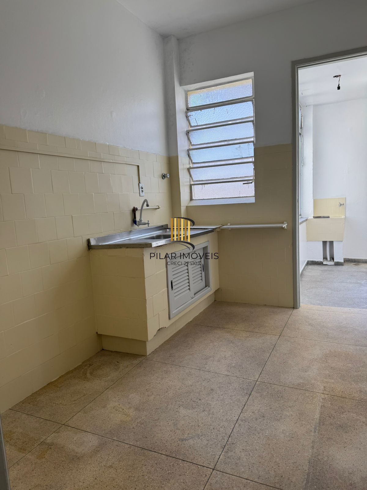 Oportunidade! Apartamento de 2 Dormitórios na Rua Lima e Sila - R$ 299.000
