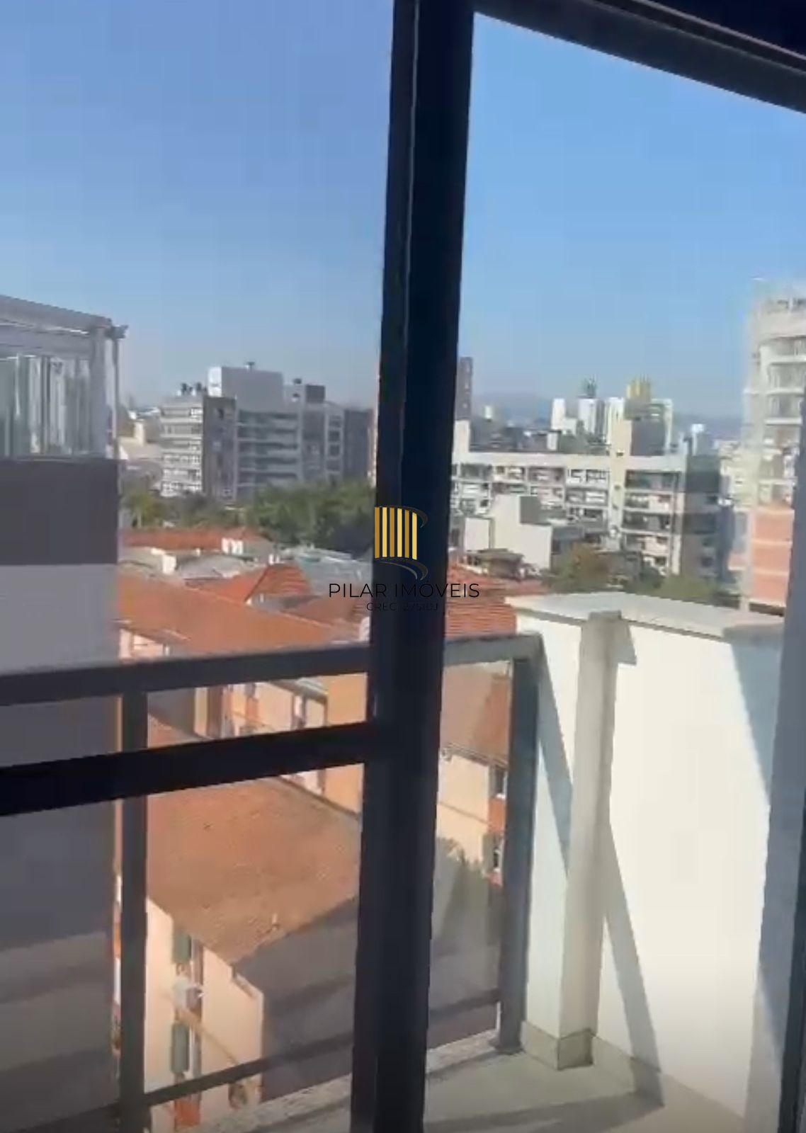 APARTAMENTO 2 DORMITÓRIOS C SUÍTE MOBILIADO BAIRRO MENINO DEUS PORTO ALEGRE