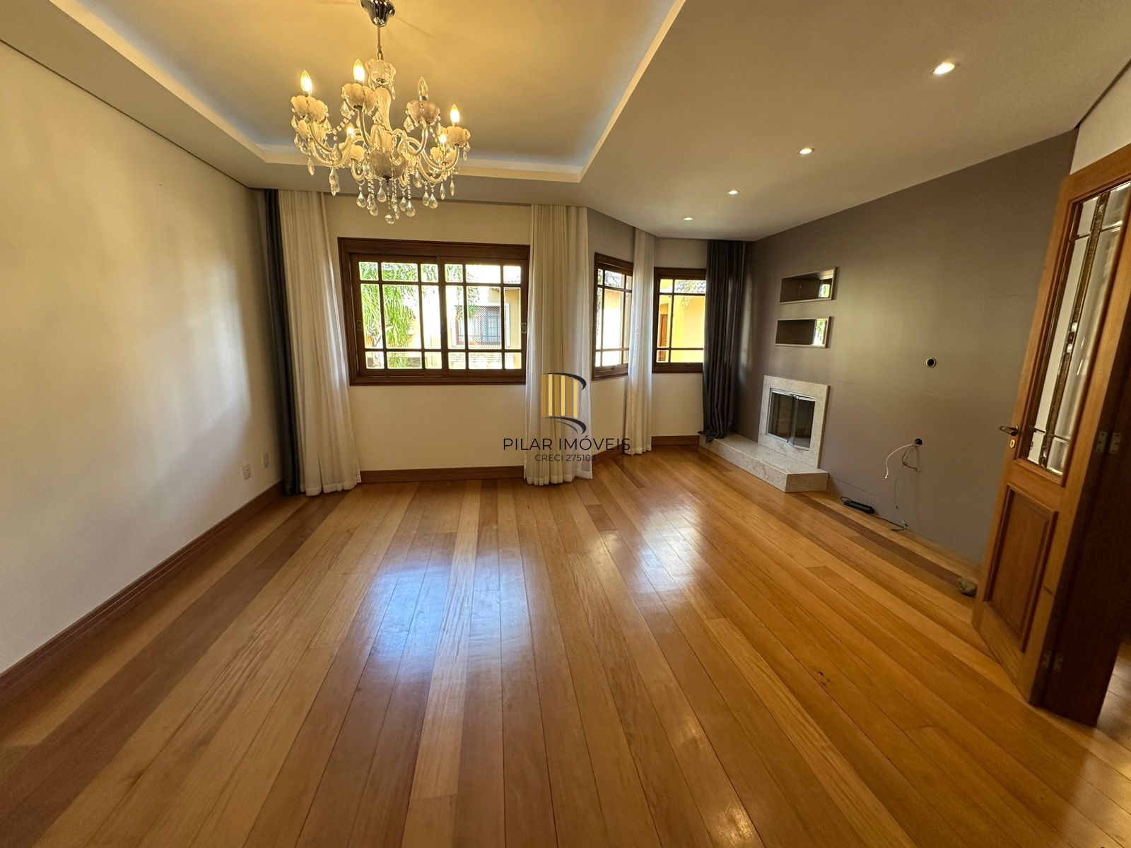 Casa em Condomínio com Espaço Gourmet, Piscina e 3 Dormitórios – Zona Sul