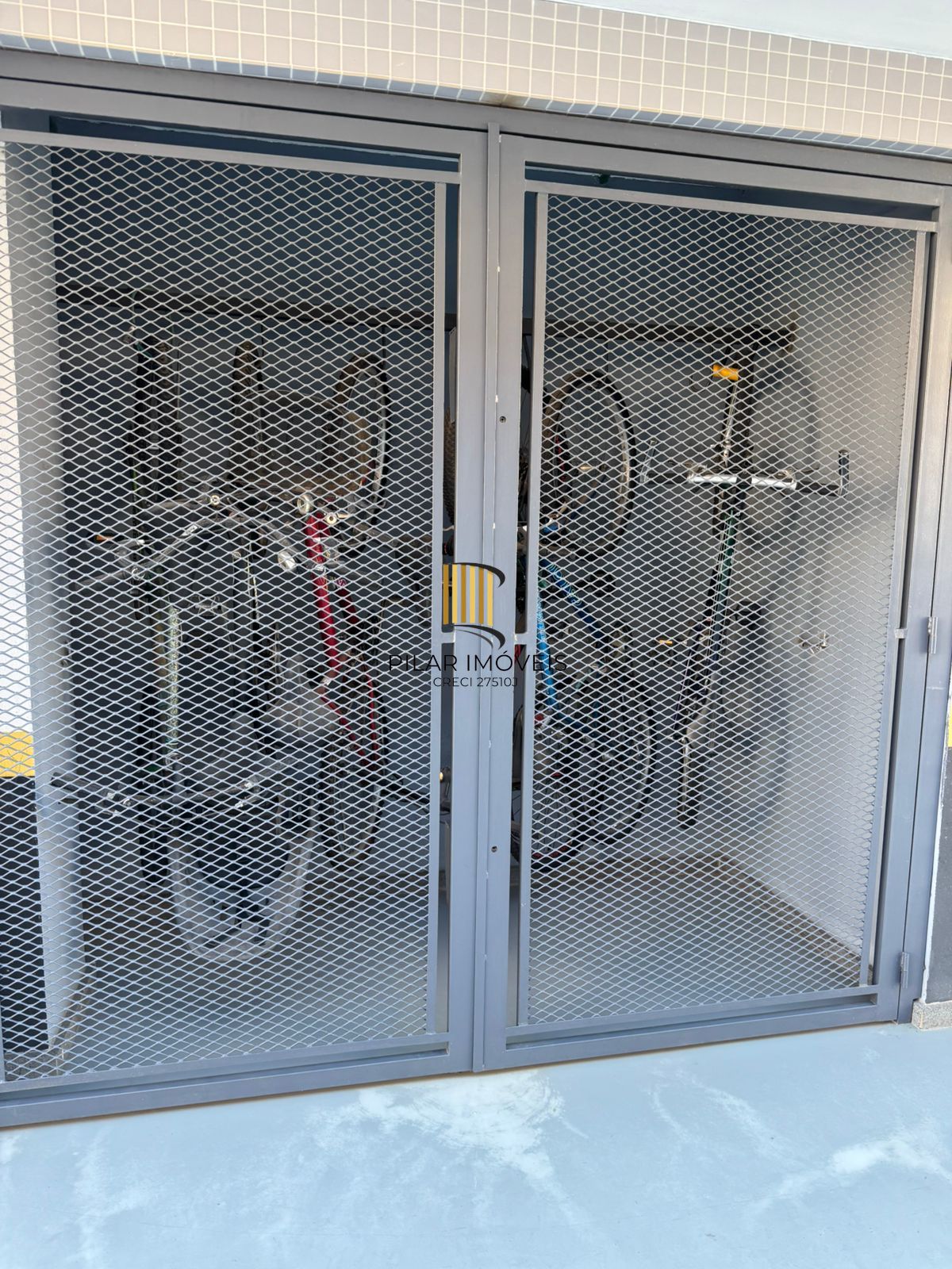 APARTAMENTO 2 DORMITÓRIOS C SUÍTE MOBILIADO BAIRRO MENINO DEUS PORTO ALEGRE