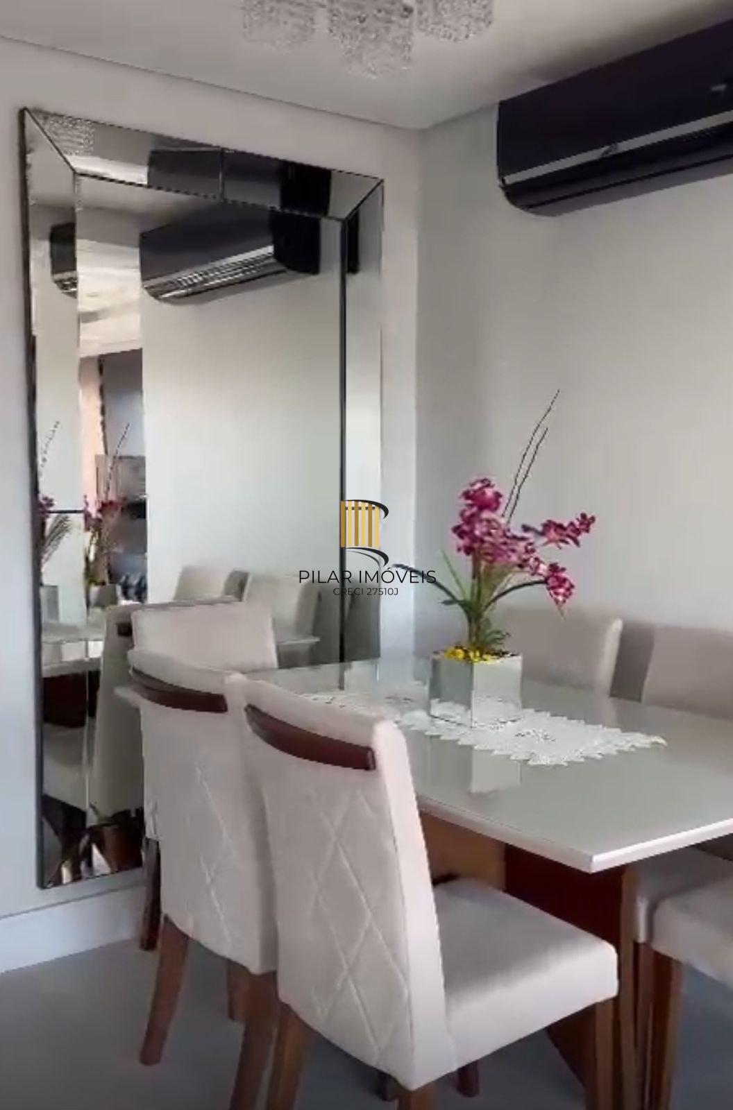 APARTAMENTO 2 DORMITÓRIOS C SUÍTE MOBILIADO BAIRRO MENINO DEUS PORTO ALEGRE