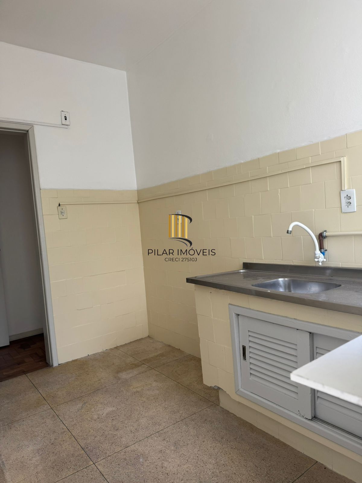 Oportunidade! Apartamento de 2 Dormitórios na Rua Lima e Sila - R$ 299.000