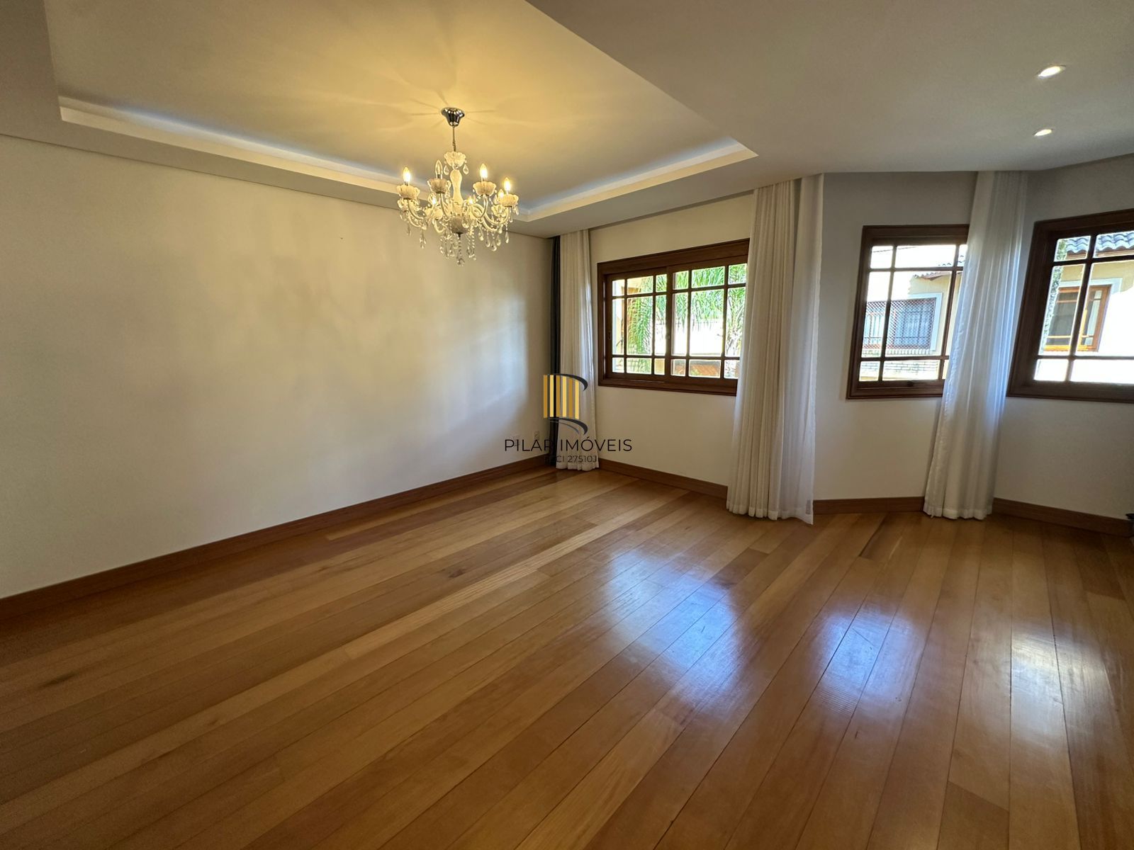 Casa em Condomínio com Espaço Gourmet, Piscina e 3 Dormitórios – Zona Sul