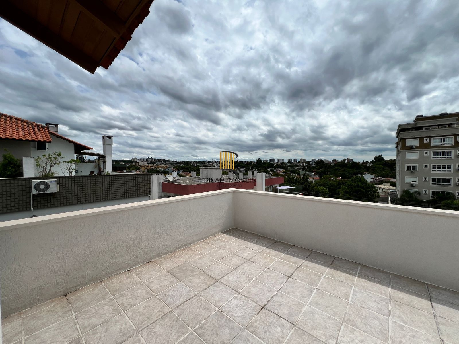 Cobertura Reformada no Jardim Planalto com 3 Vagas e Churrasqueira