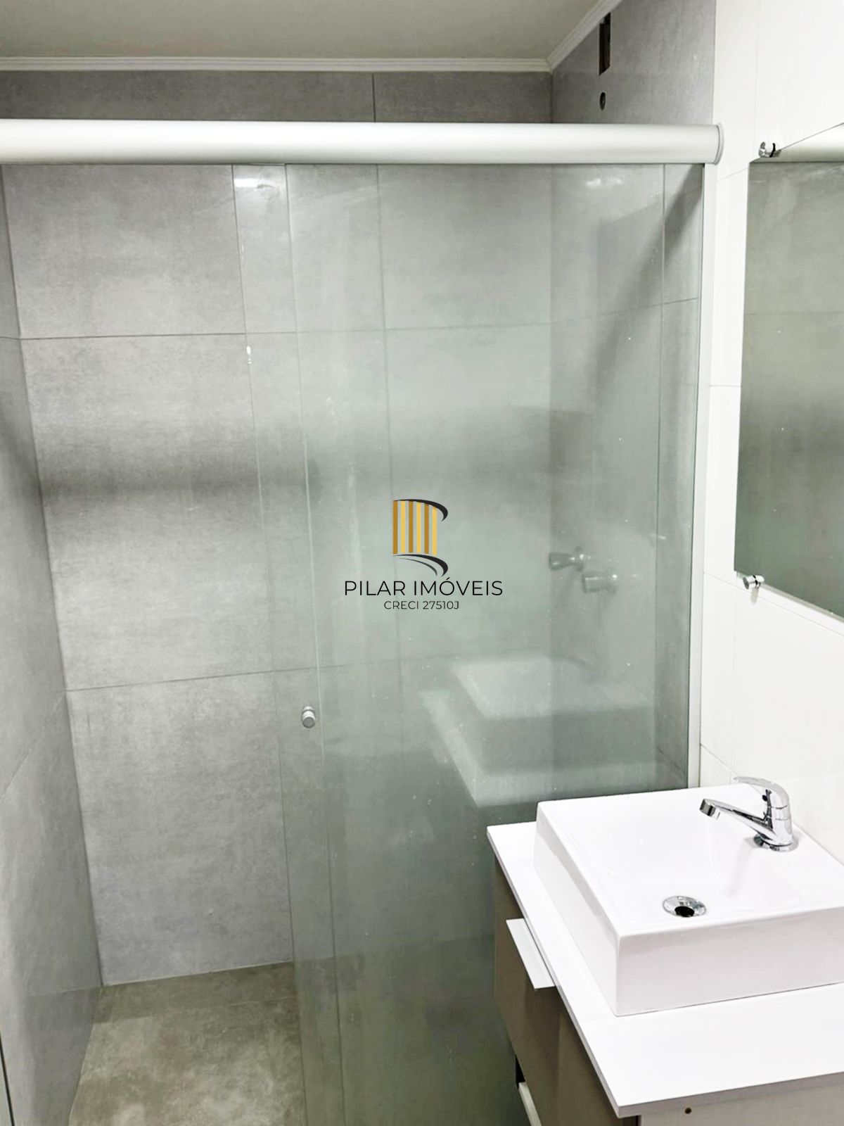 Apartamento 2 dormitórios, 75m², vista livre e vaga coberta