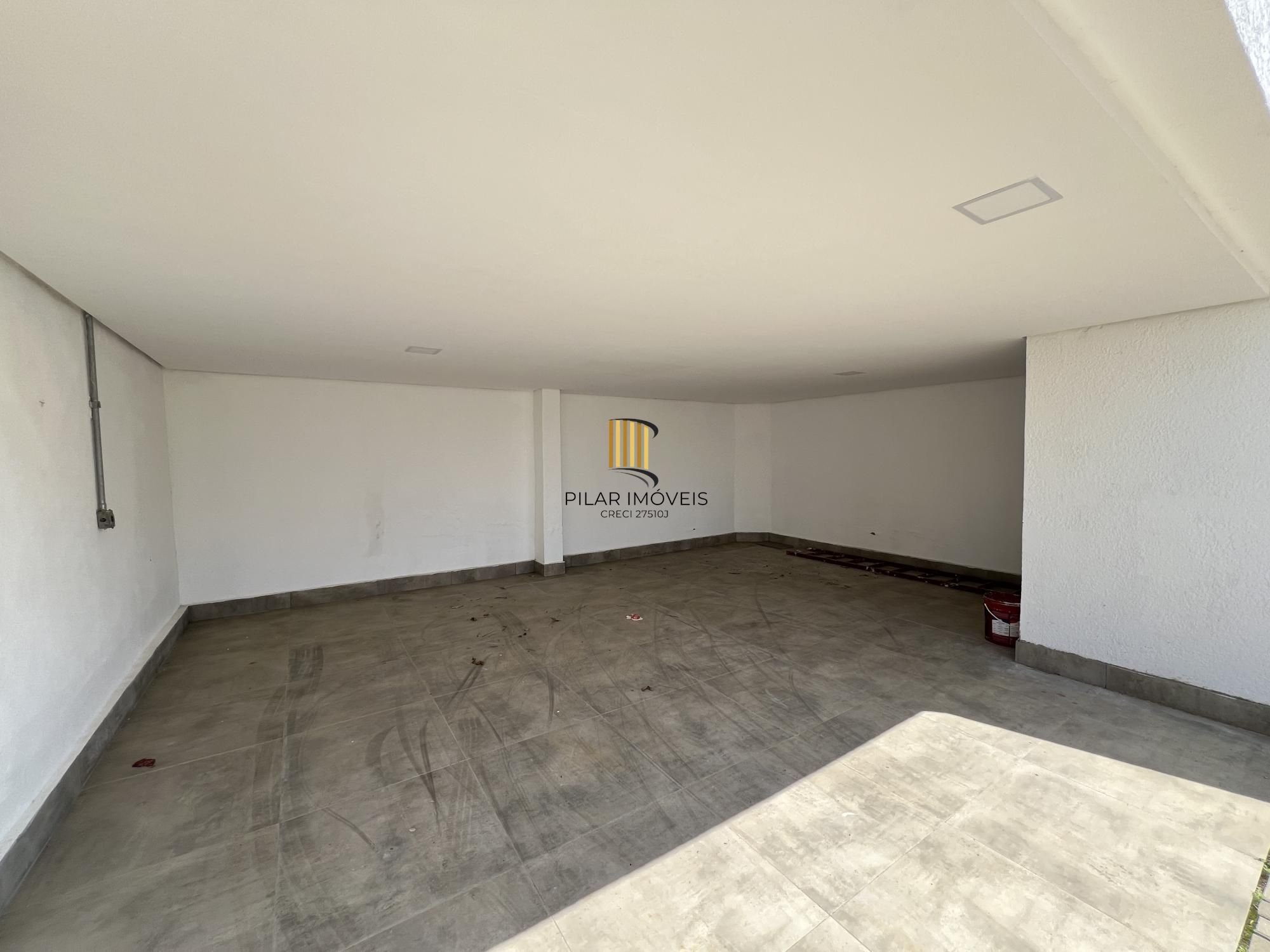 Sobrado 138m², 3 Quartos, Suíte e 3 Vagas em Condomínio Fechado