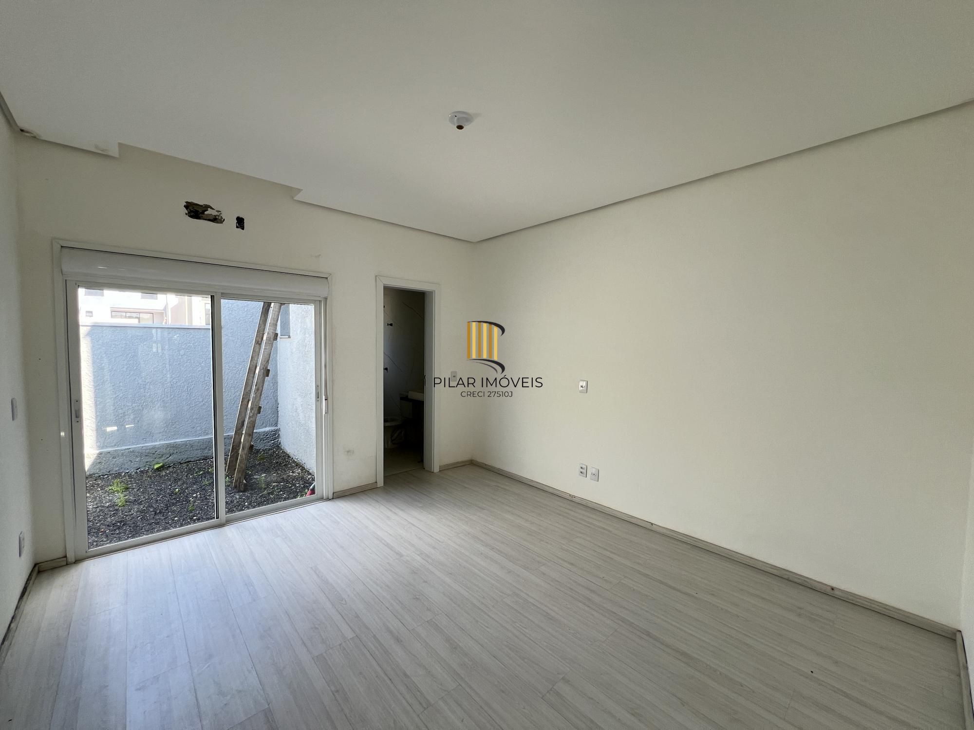Sobrado 138m², 3 Quartos, Suíte e 3 Vagas em Condomínio Fechado