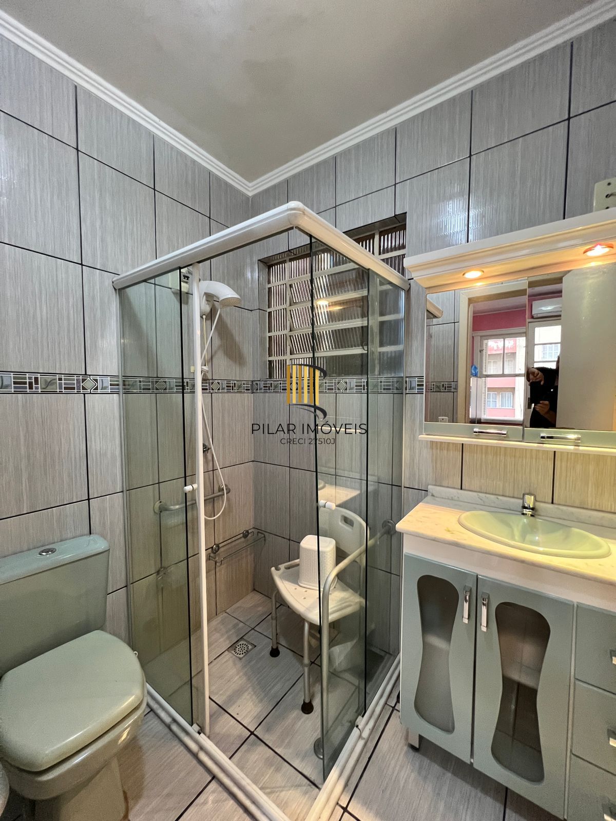 Apartamento 107m² com Suíte e Sacada na Av. Salgado Filho