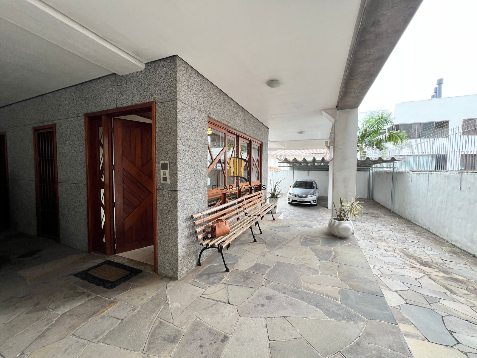 Cobertura Reformada no Jardim Planalto com 3 Vagas e Churrasqueira