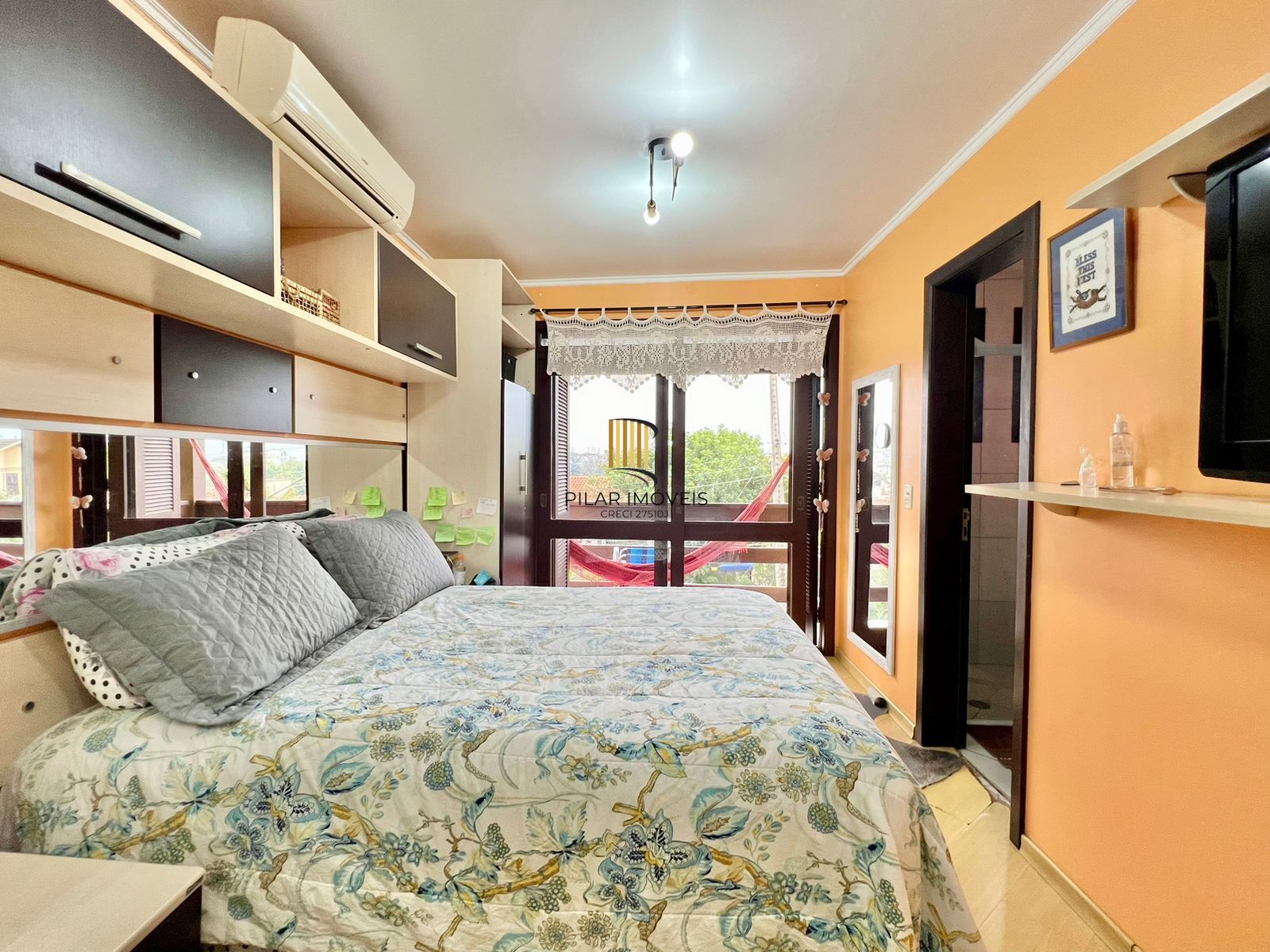 Casa à Venda em Sarandi - 3 Dormitórios, 1 Suíte, 2 vagas